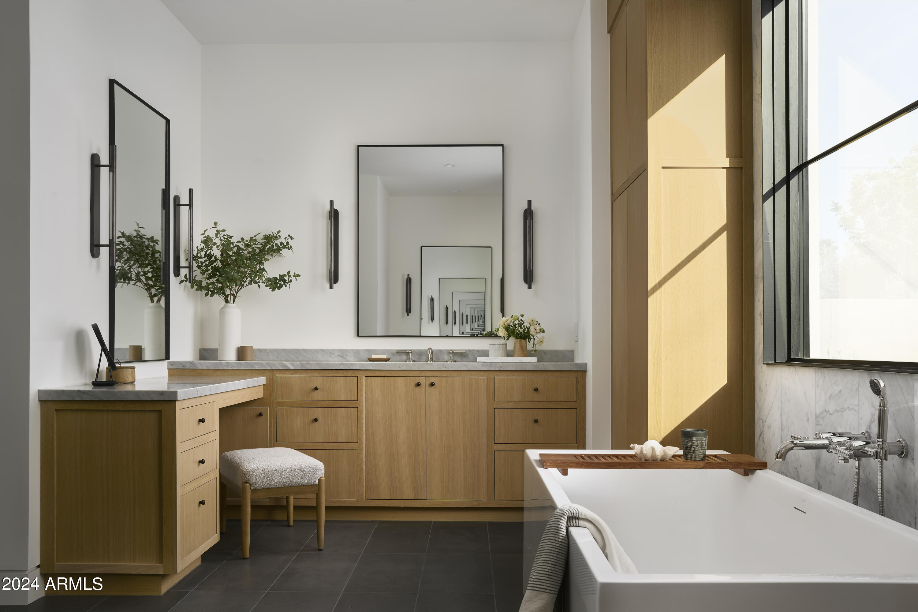 4723 E MARIPOSA Street