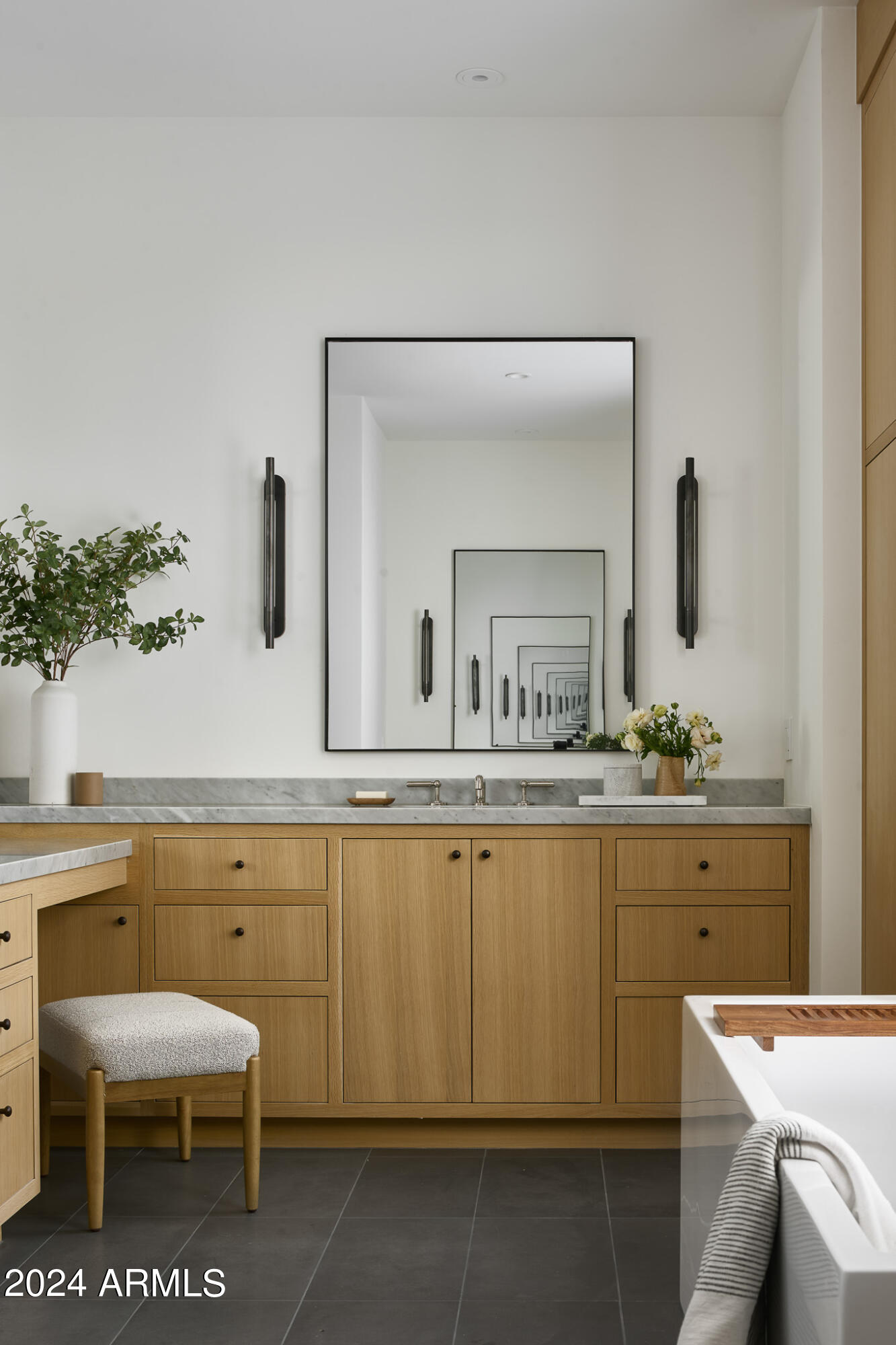 4723 E MARIPOSA Street