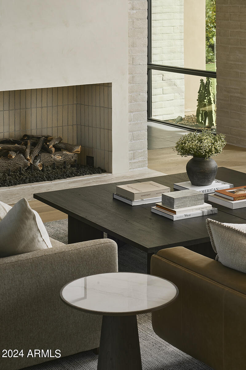 4723 E MARIPOSA Street