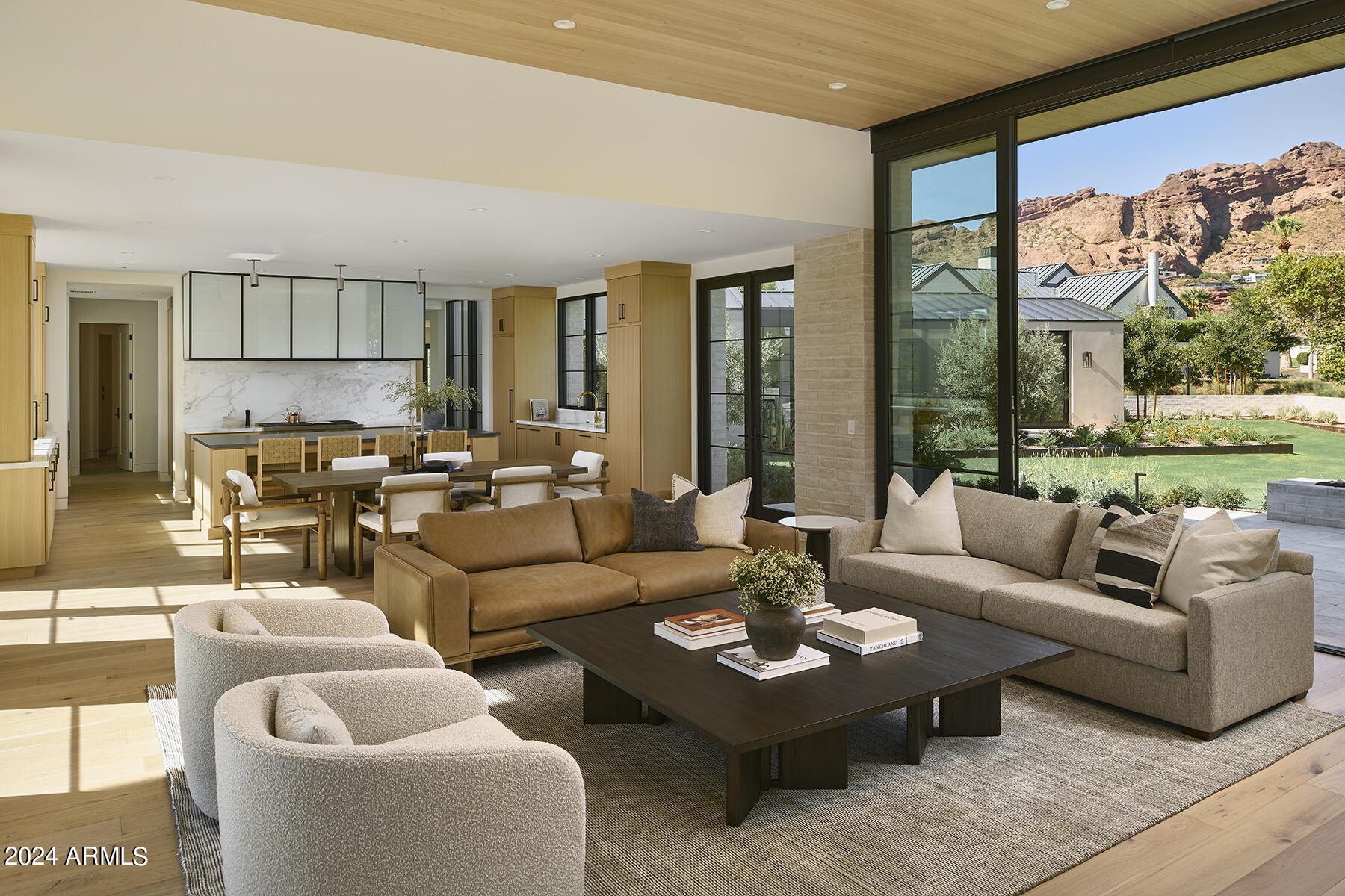 4723 E MARIPOSA Street