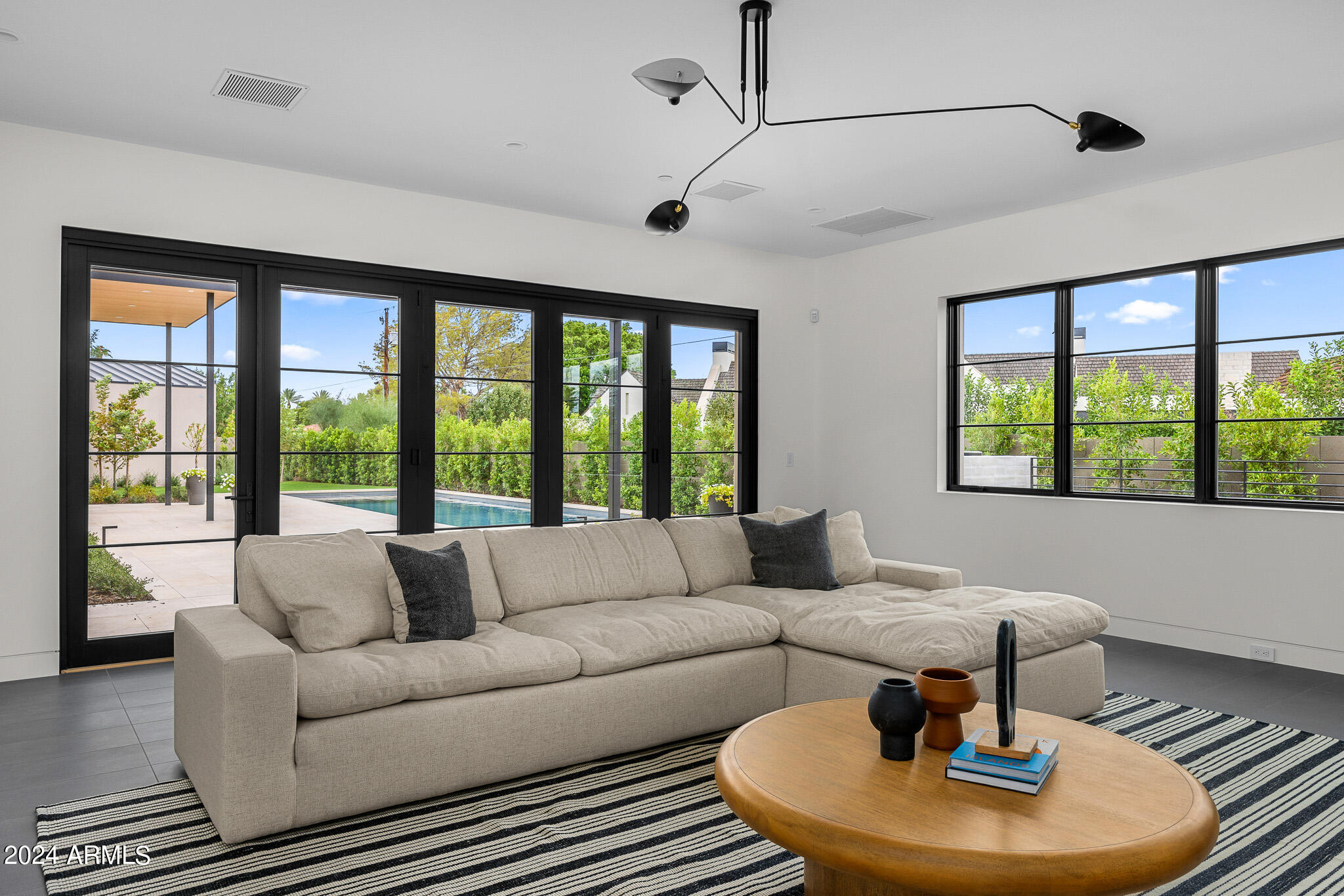 4723 E MARIPOSA Street