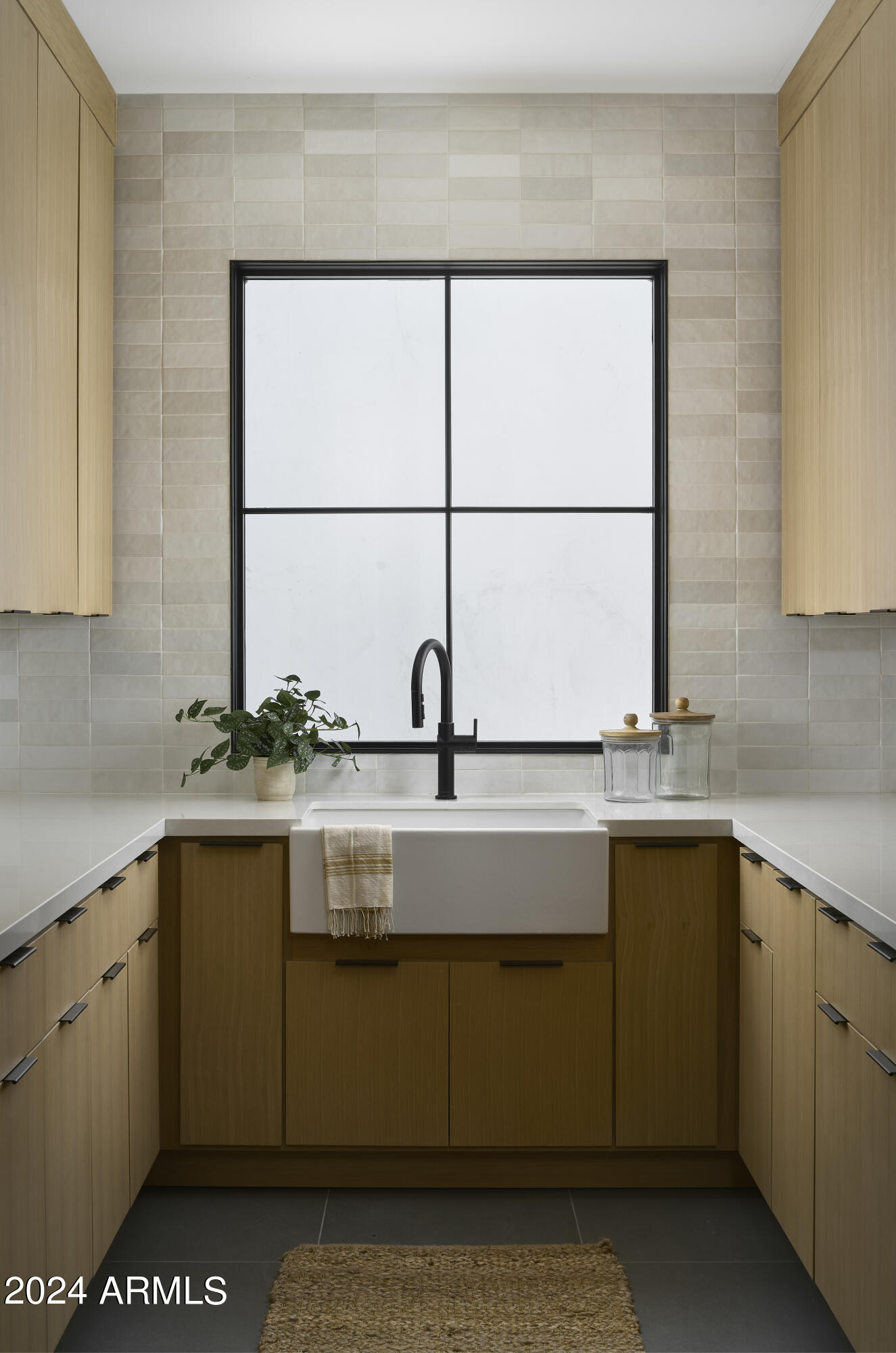 4723 E MARIPOSA Street