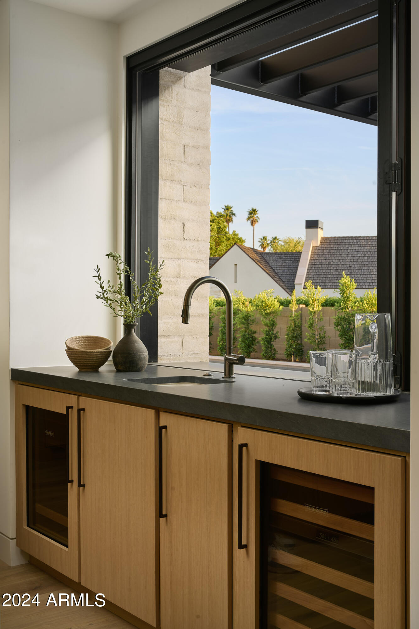 4723 E MARIPOSA Street