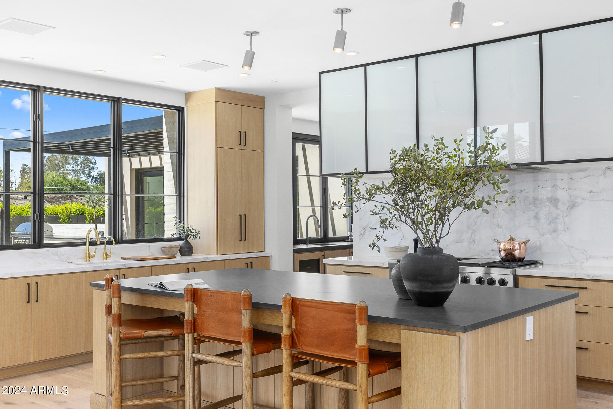 4723 E MARIPOSA Street