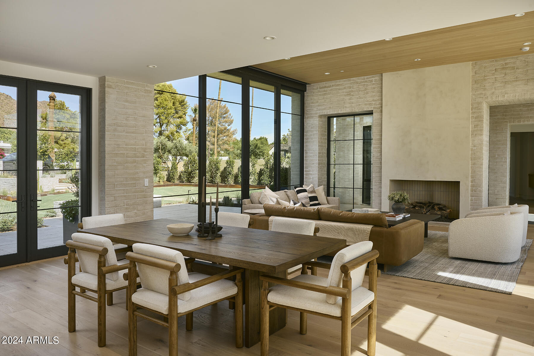 4723 E MARIPOSA Street