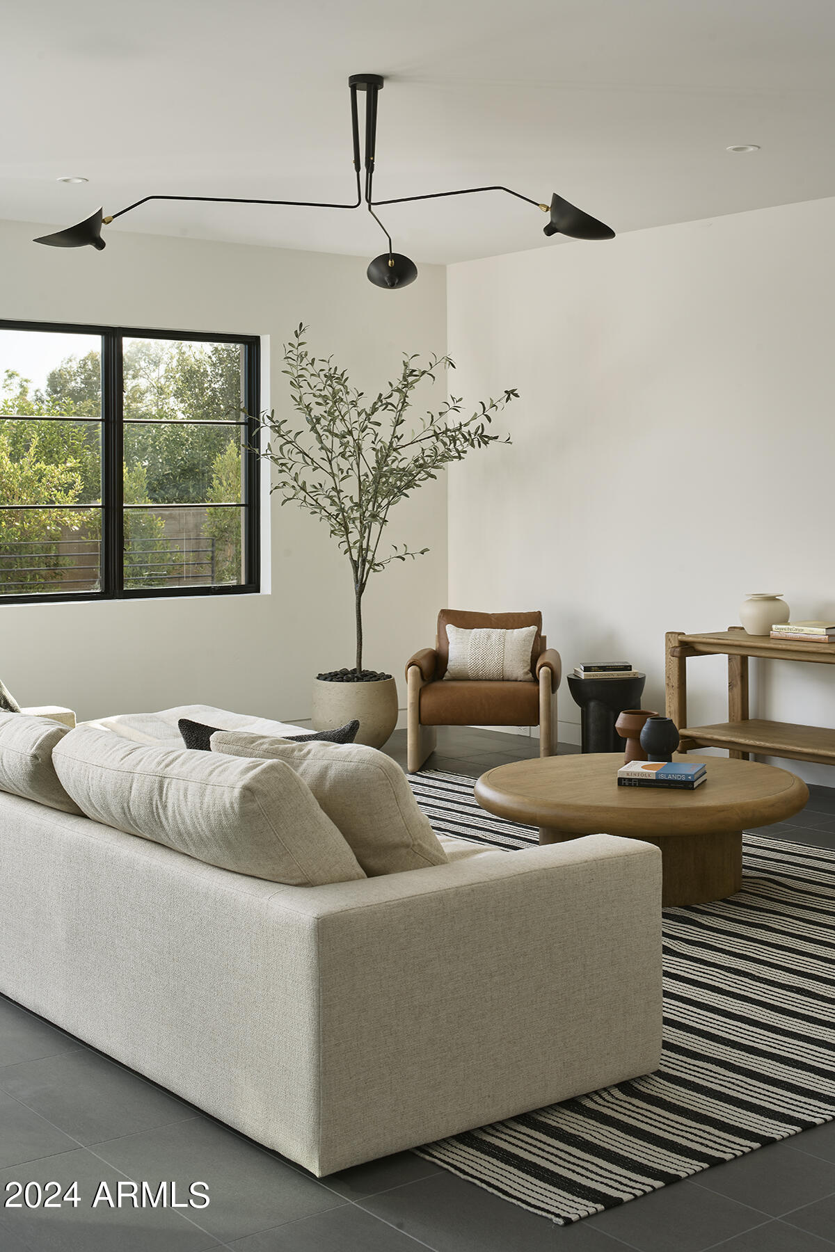 4723 E MARIPOSA Street