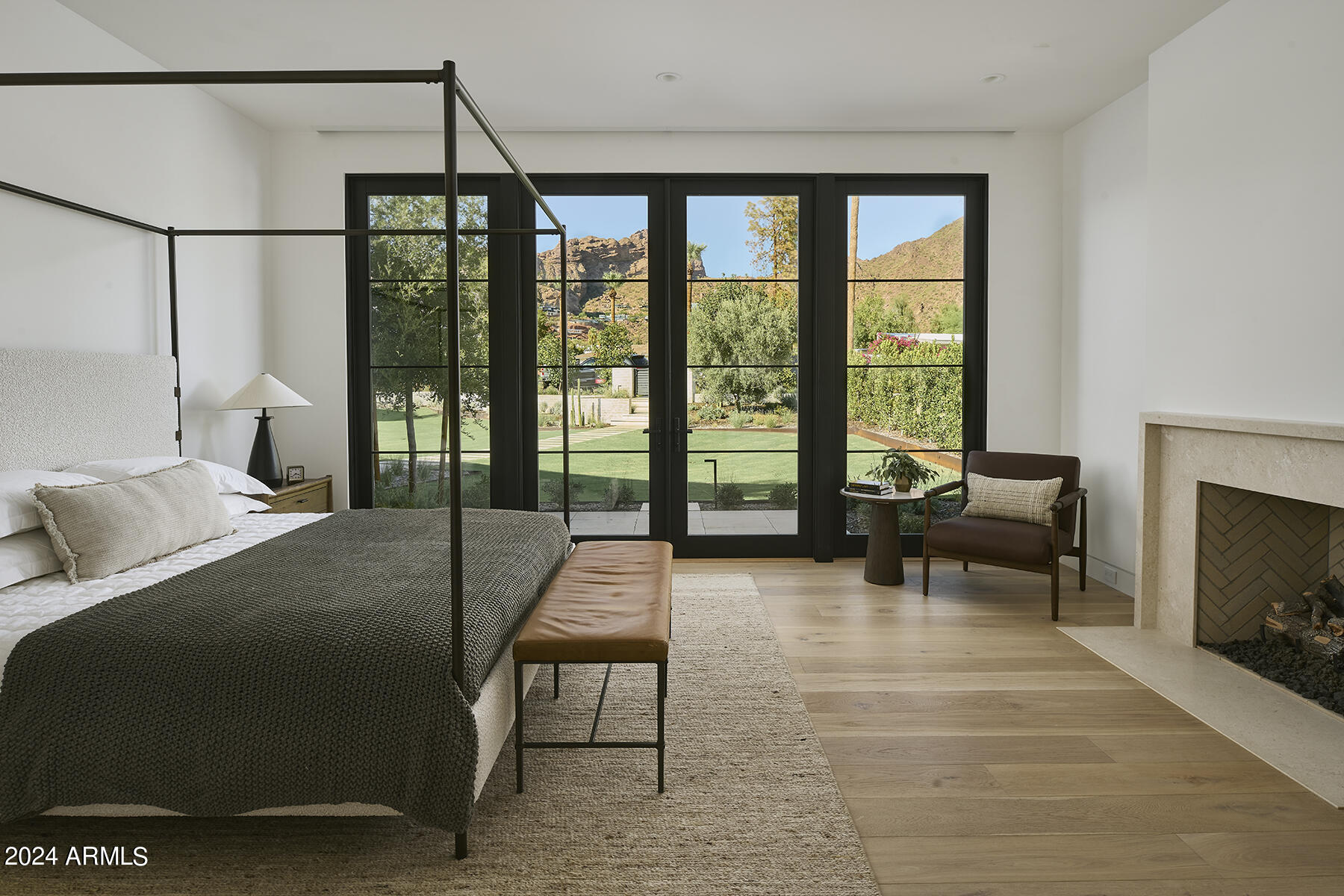 4723 E MARIPOSA Street