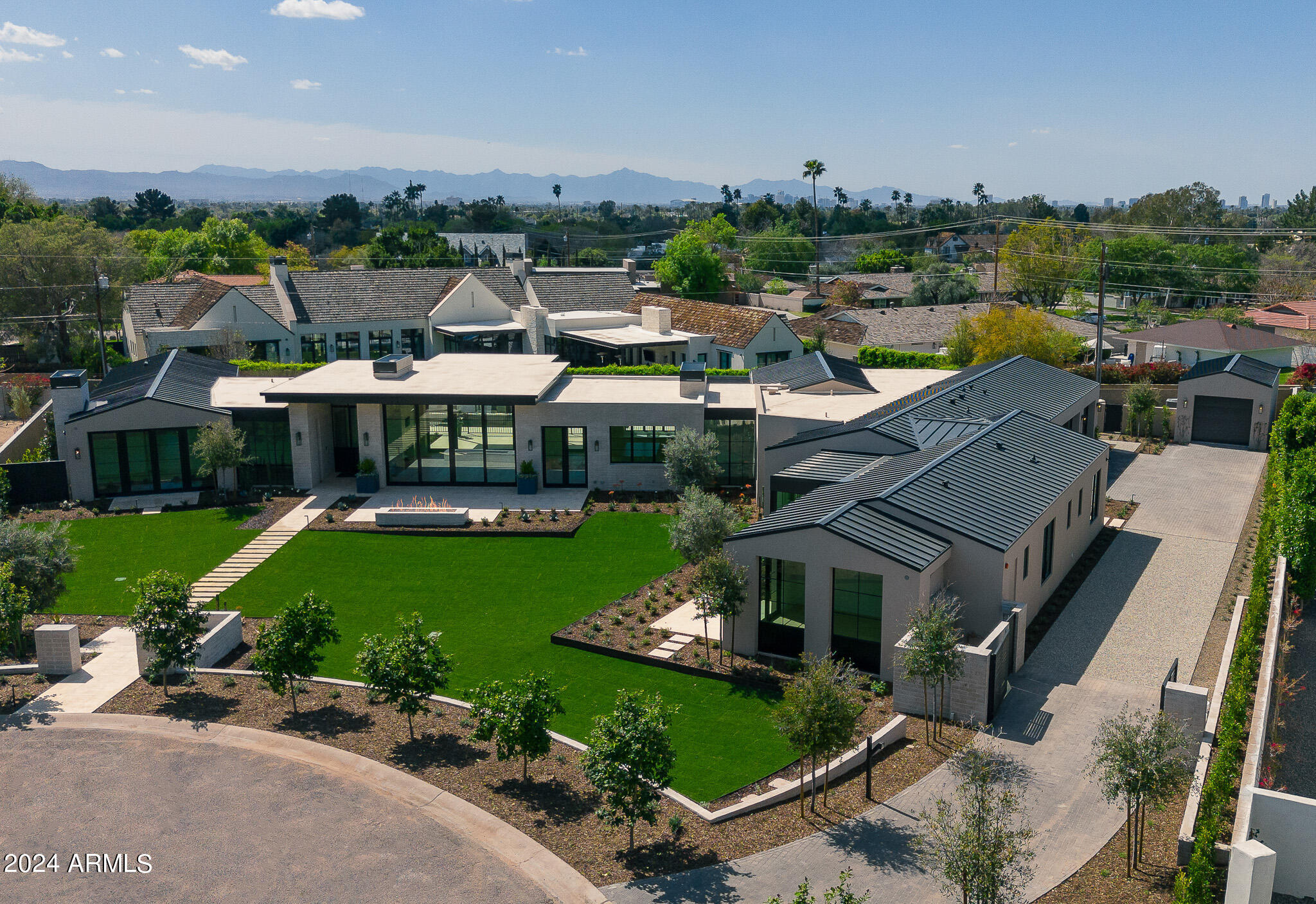 4723 E MARIPOSA Street