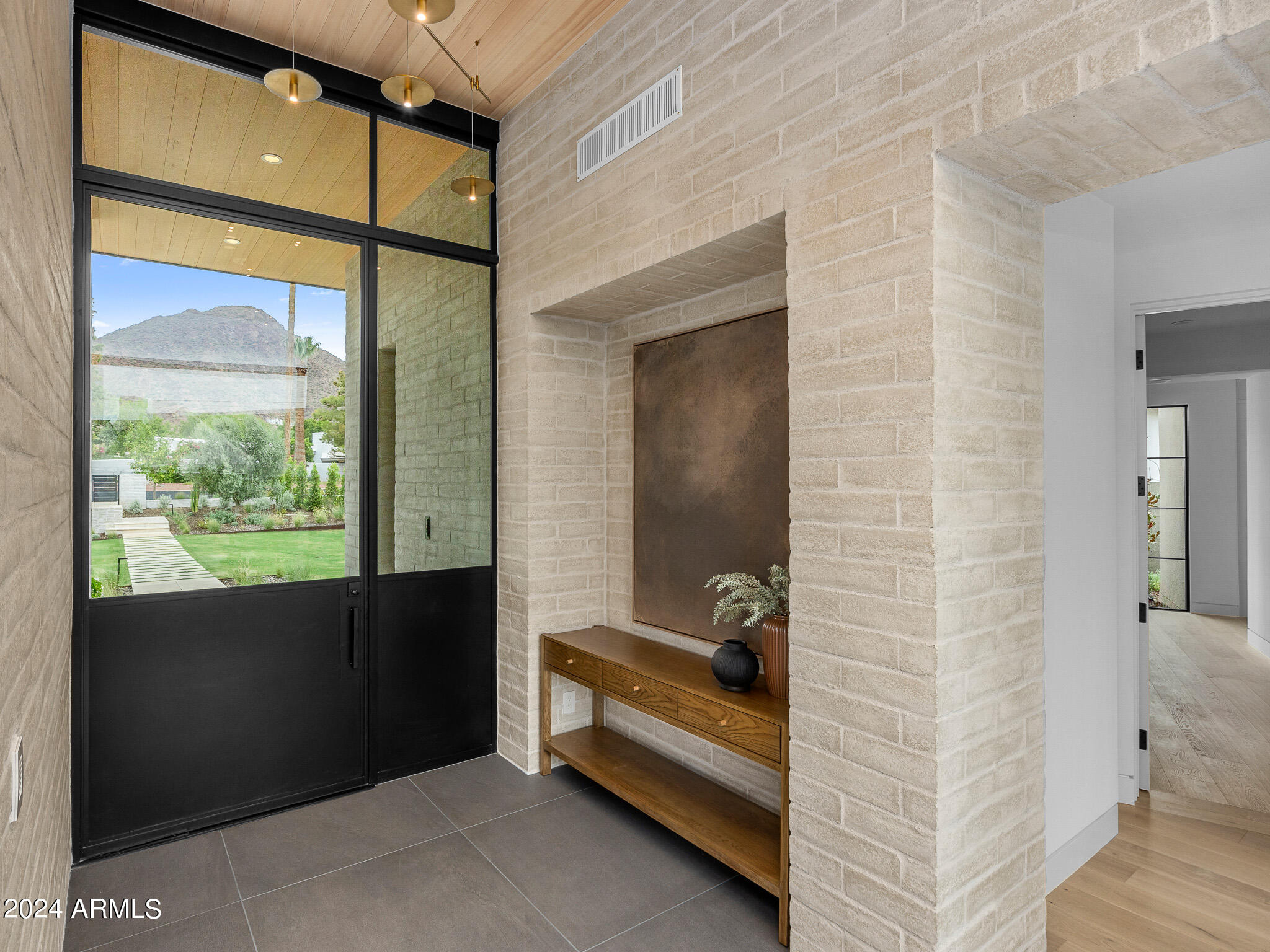 4723 E MARIPOSA Street