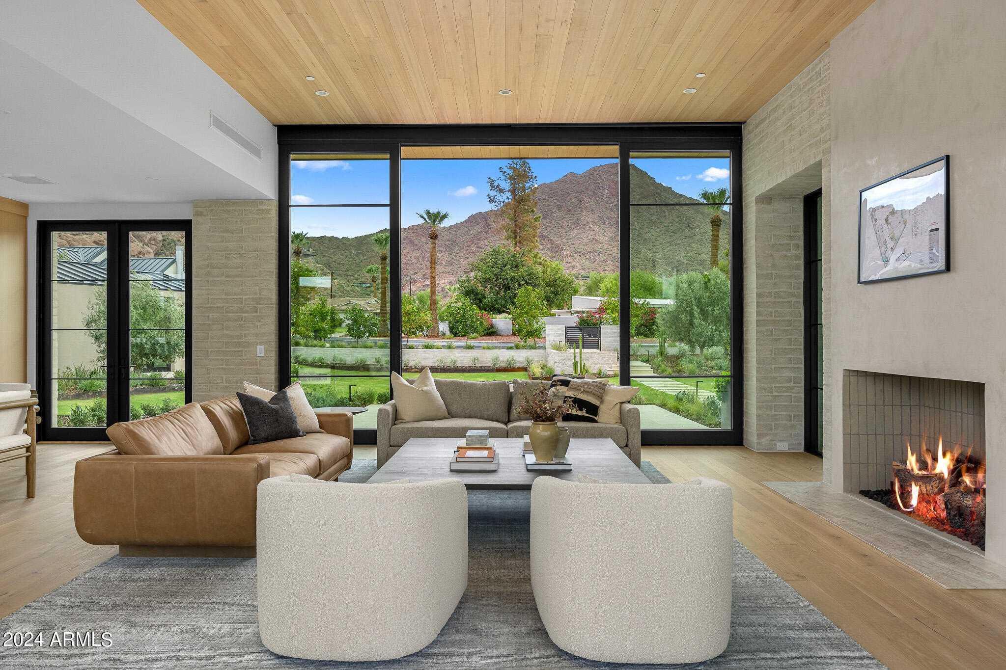 4723 E MARIPOSA Street