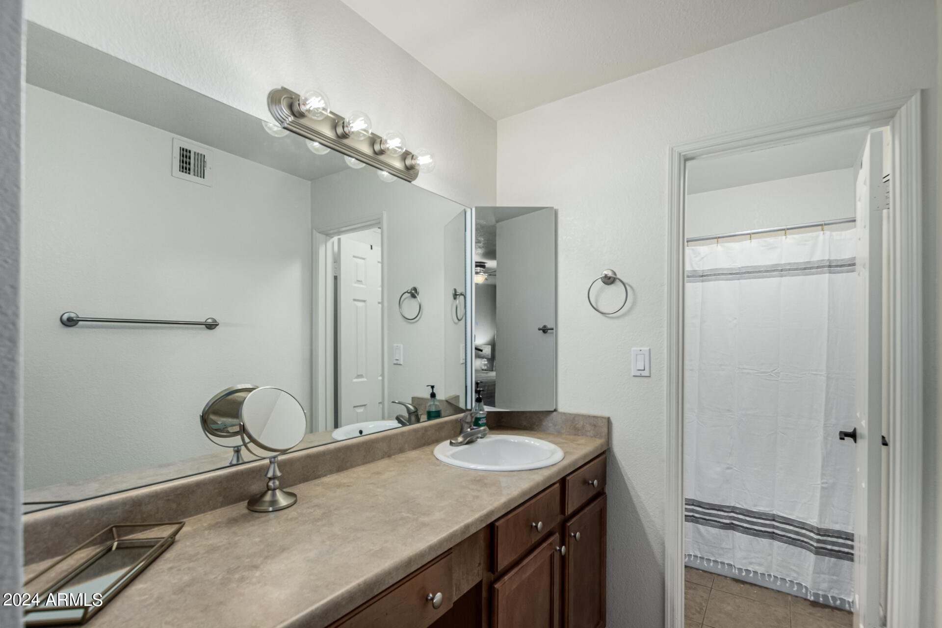 8787 E MOUNTAIN VIEW Road # 2023