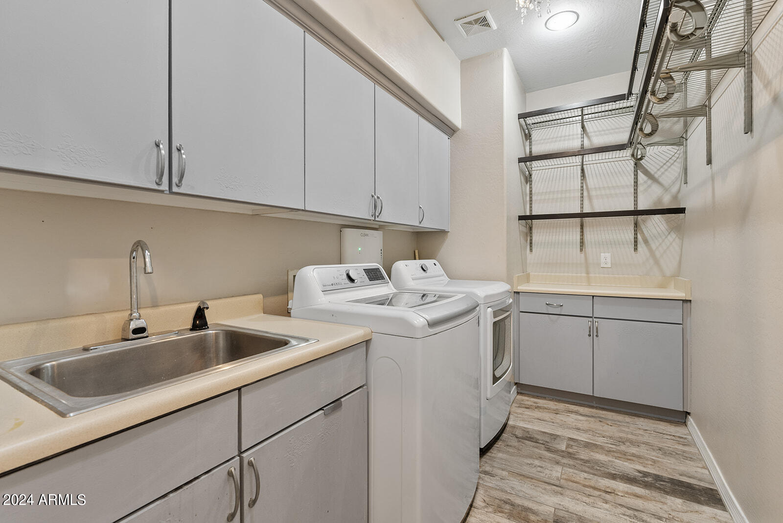 3419 N Spyglass Drive