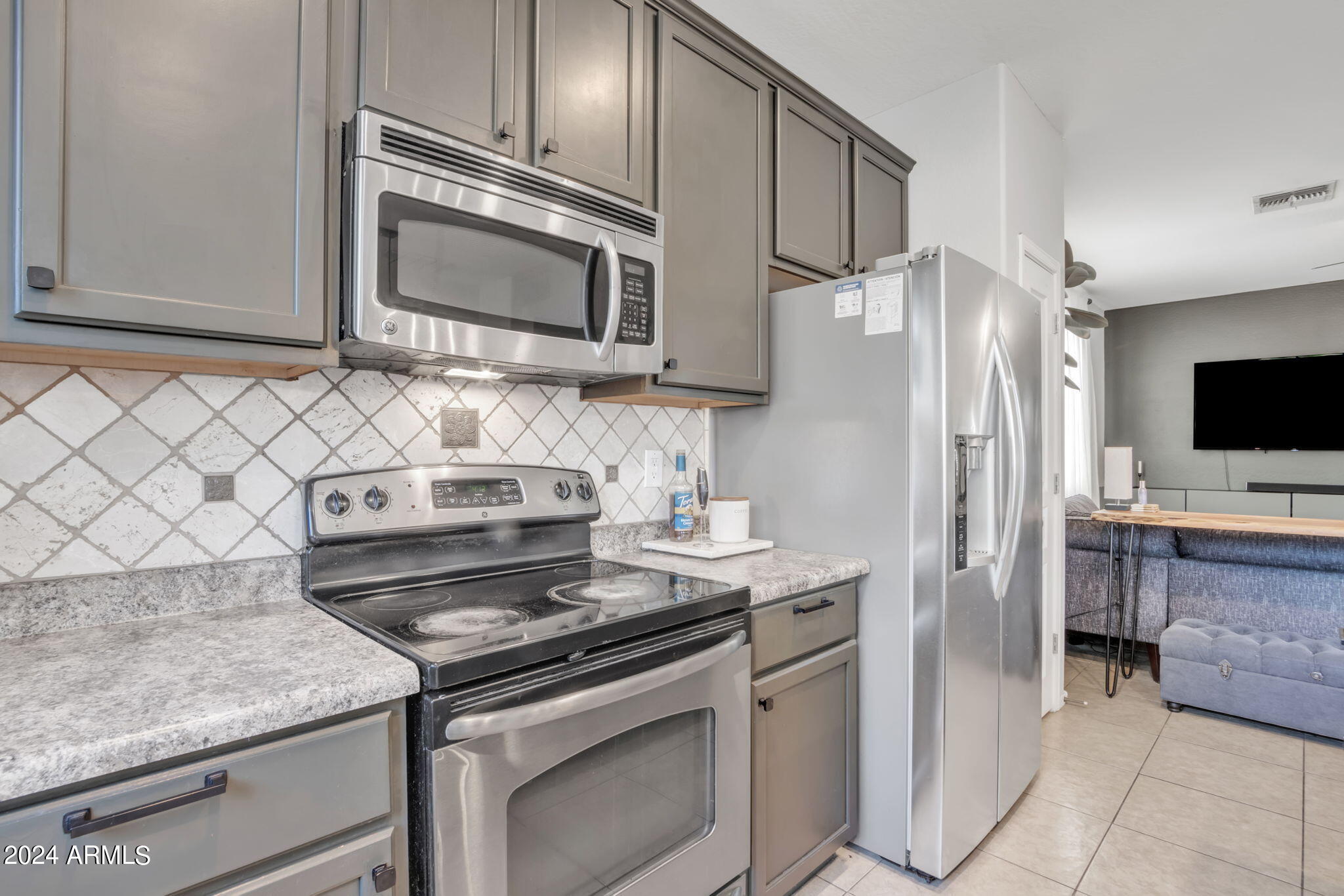 4152 E Woodside Court