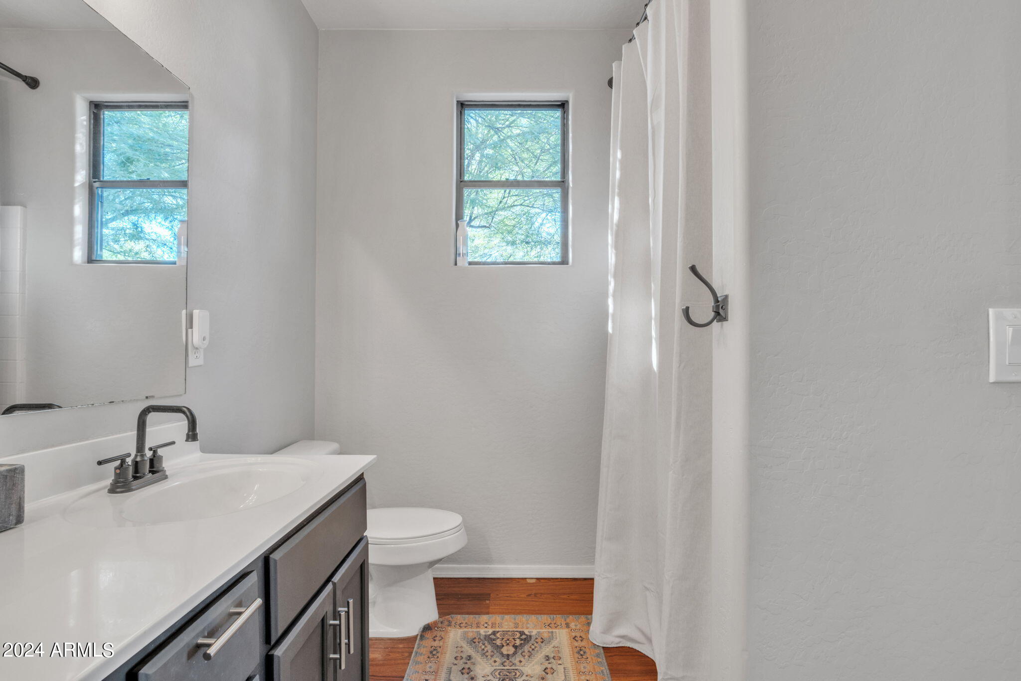 4152 E Woodside Court