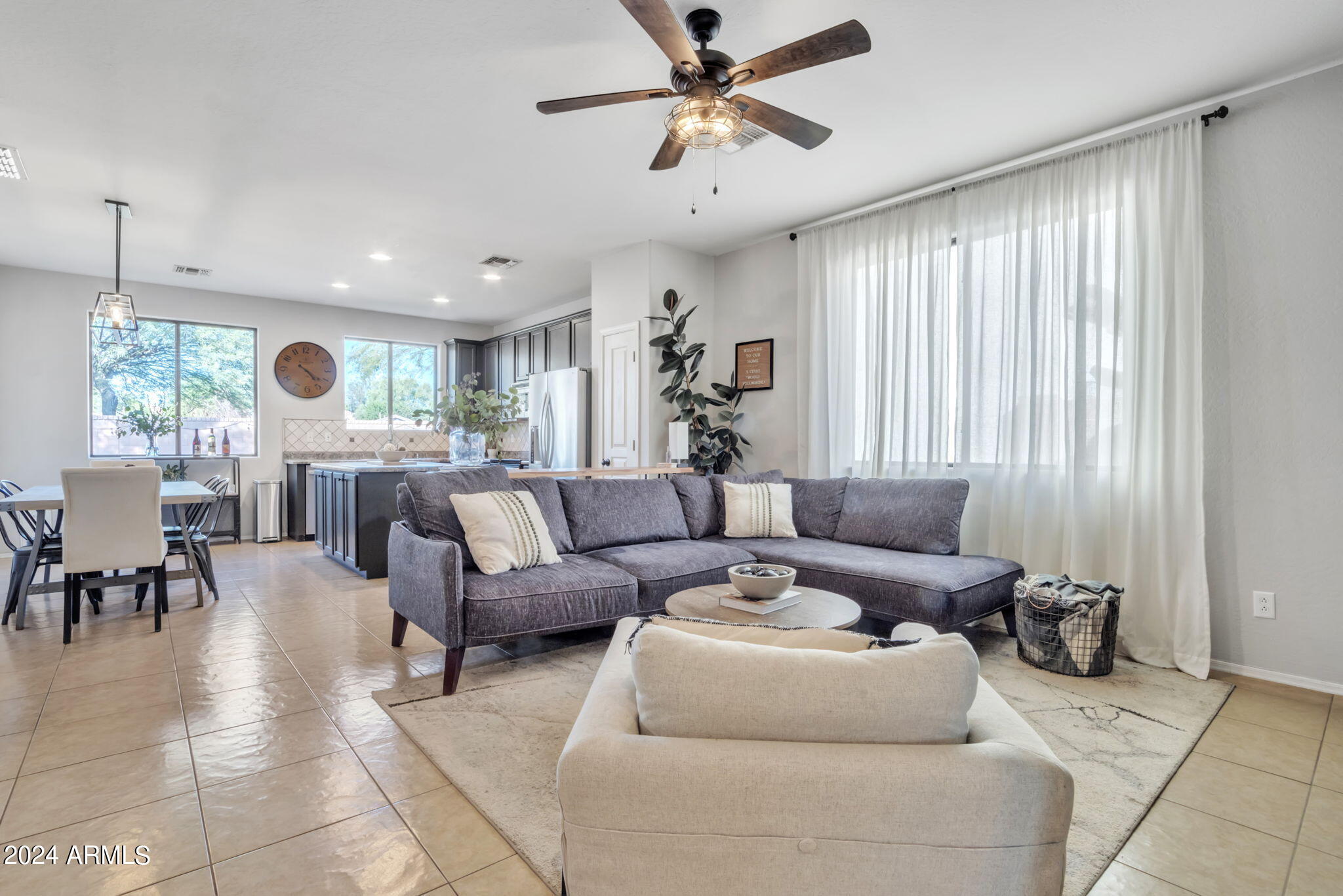 4152 E Woodside Court