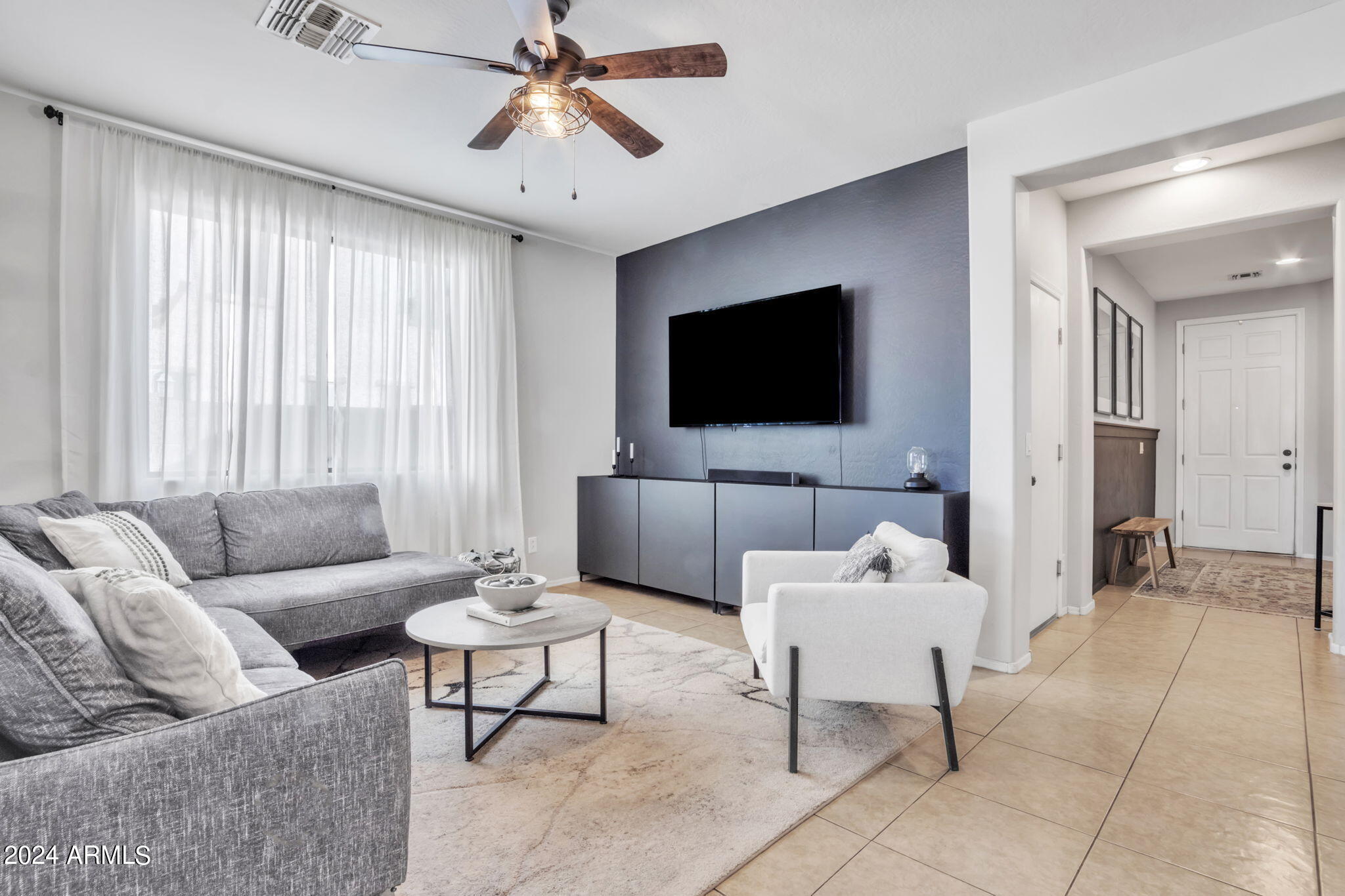 4152 E Woodside Court