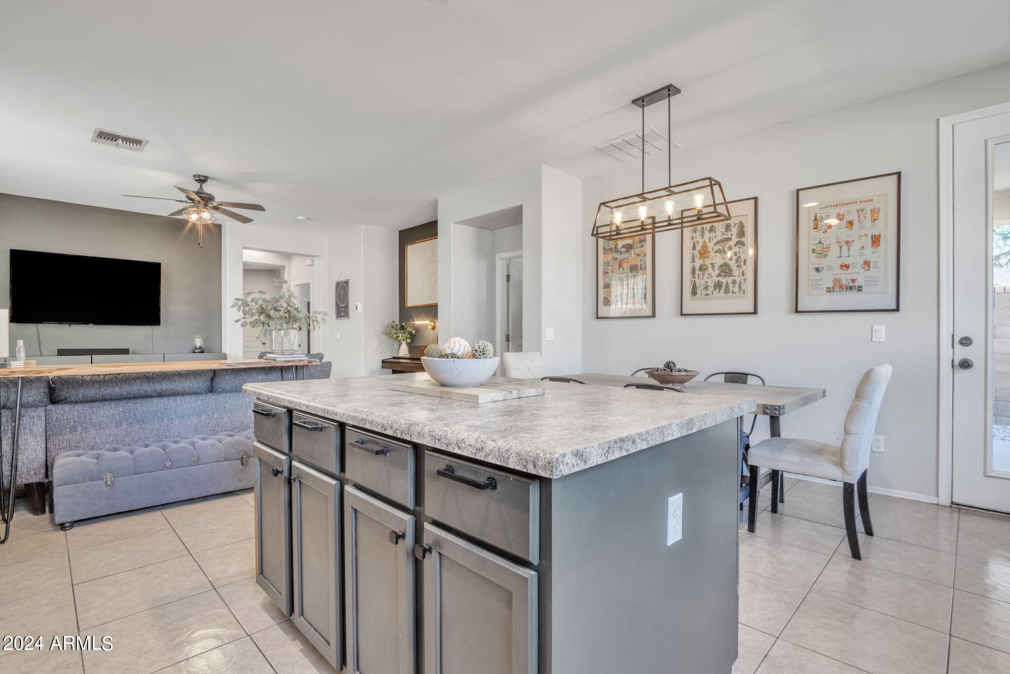 4152 E Woodside Court