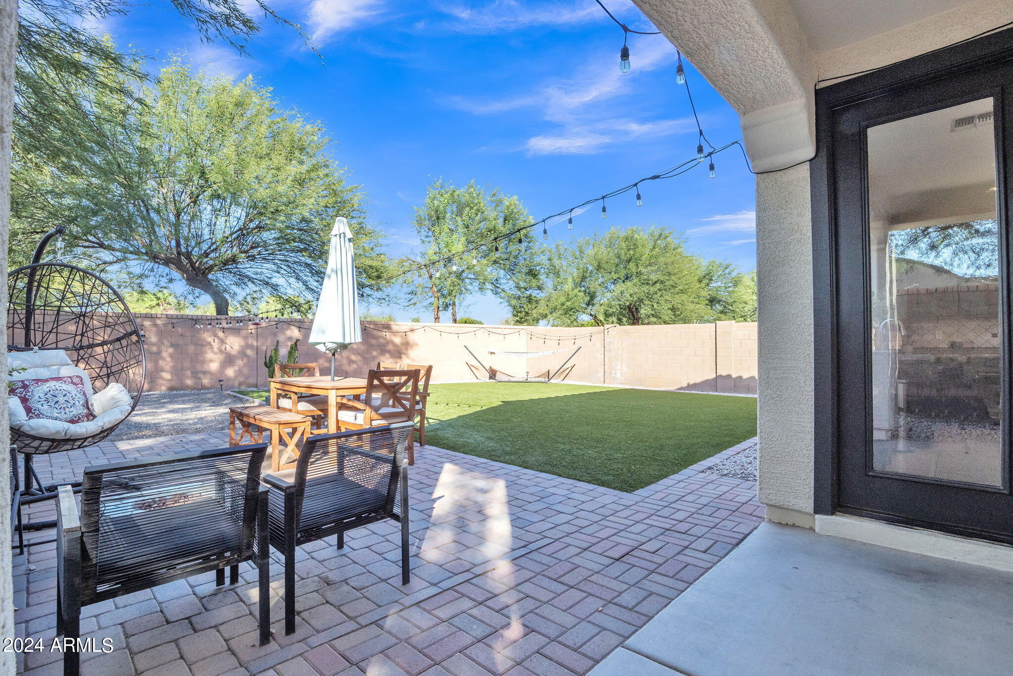 4152 E Woodside Court