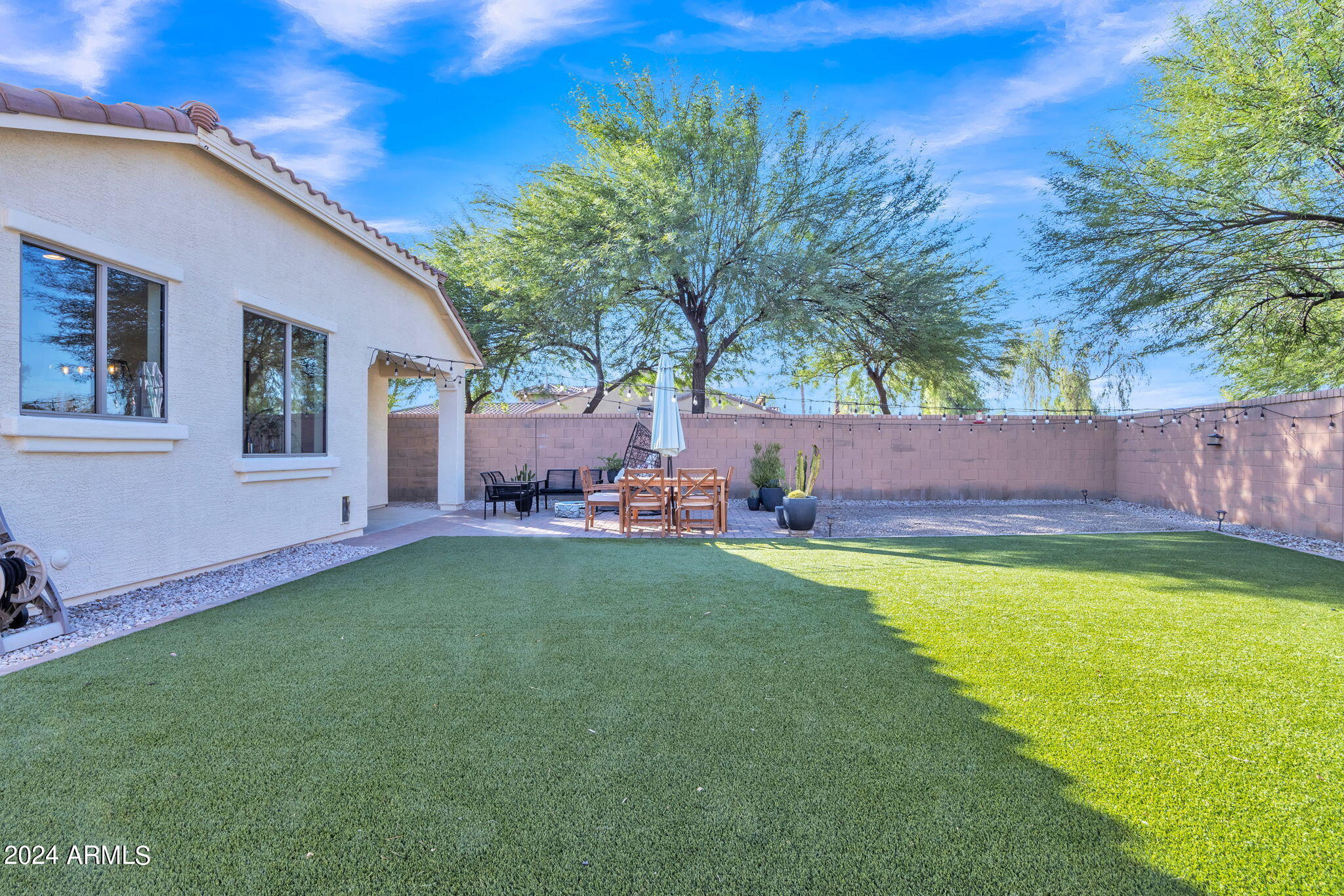 4152 E Woodside Court