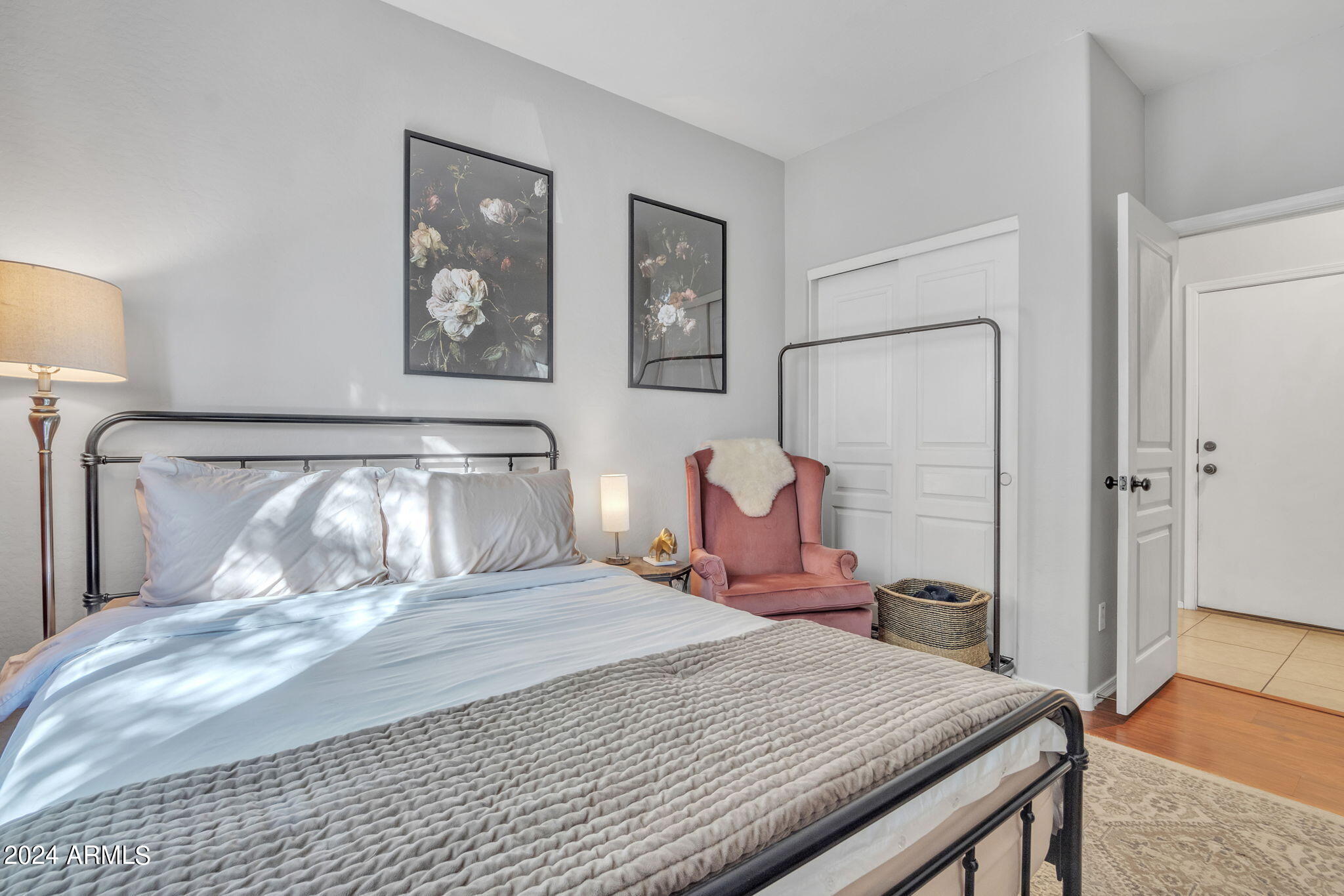 4152 E Woodside Court