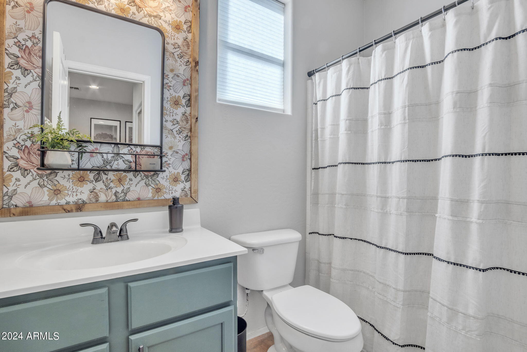 4152 E Woodside Court