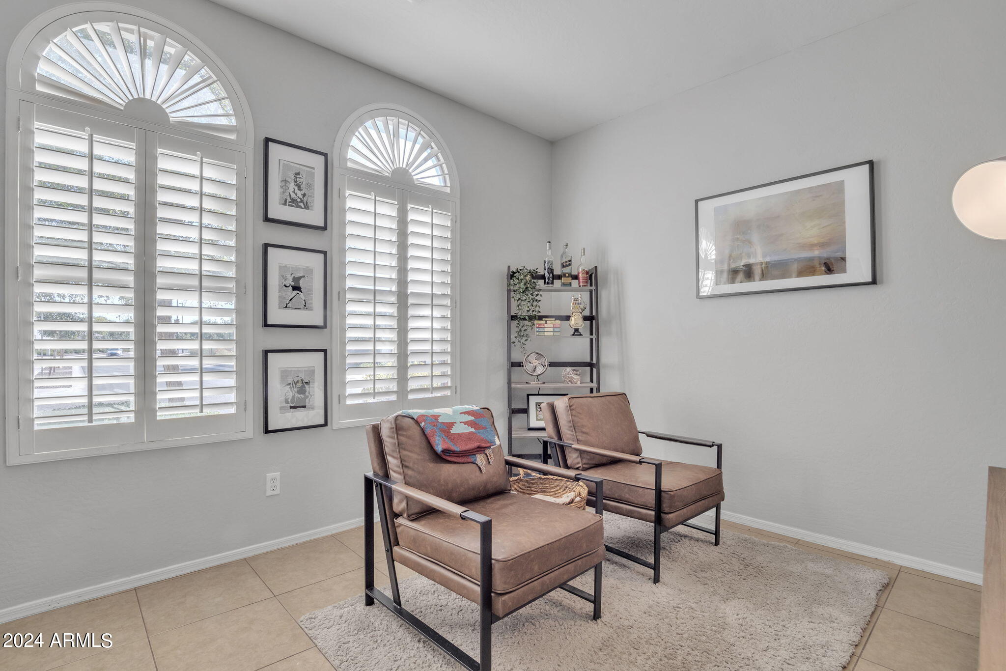 4152 E Woodside Court