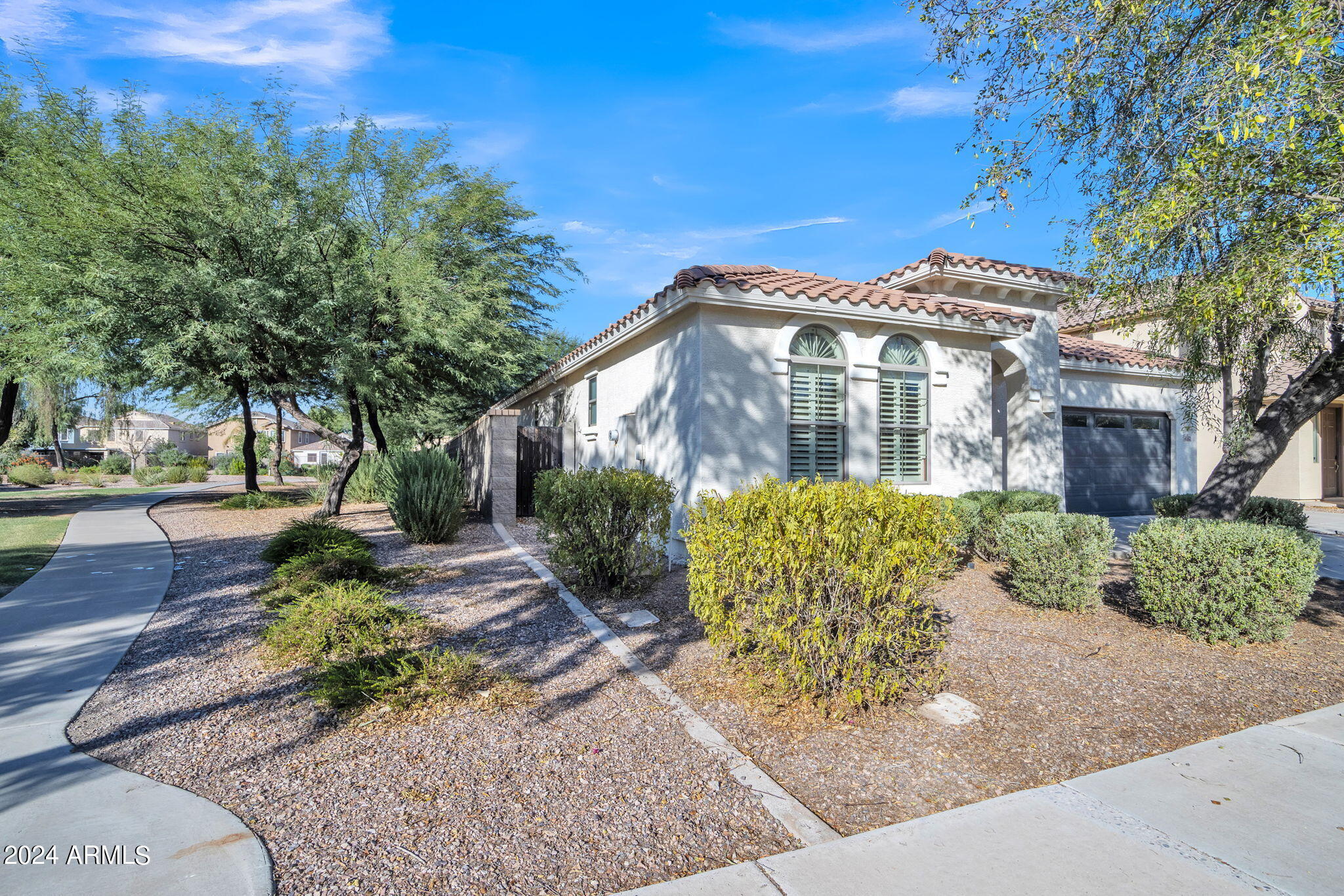 4152 E Woodside Court