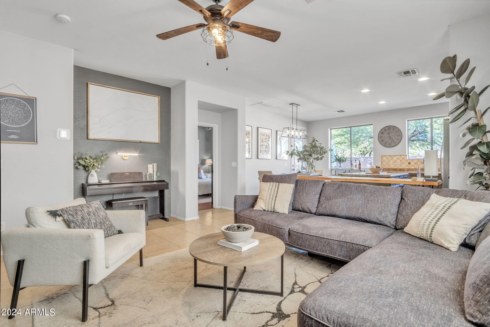 4152 E Woodside Court