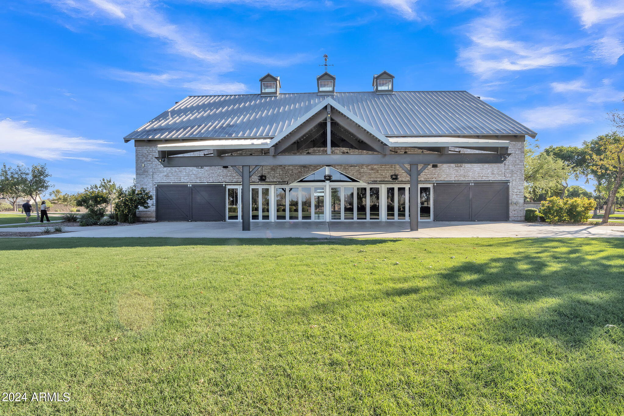 4152 E Woodside Court