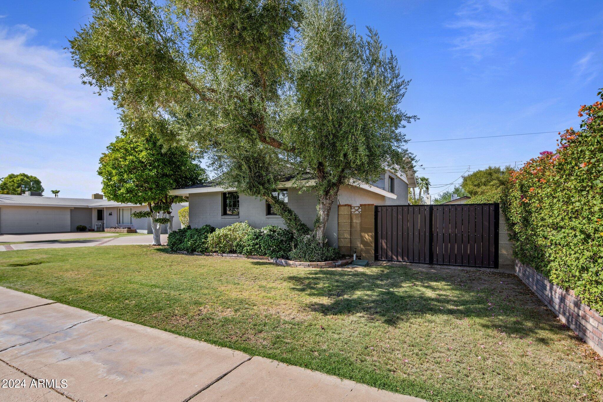 8632 E MONTEBELLO Avenue