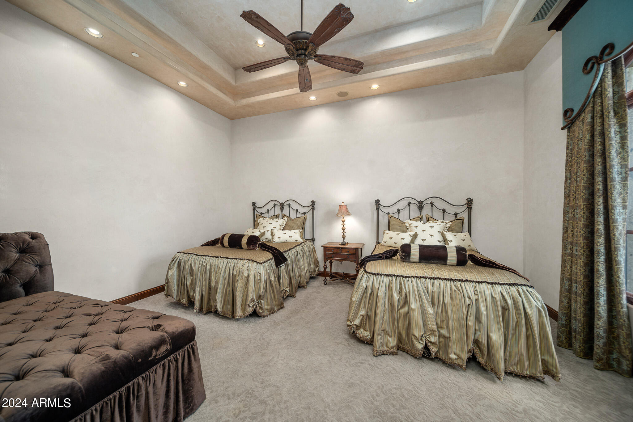 9705 E CHOLLA Street