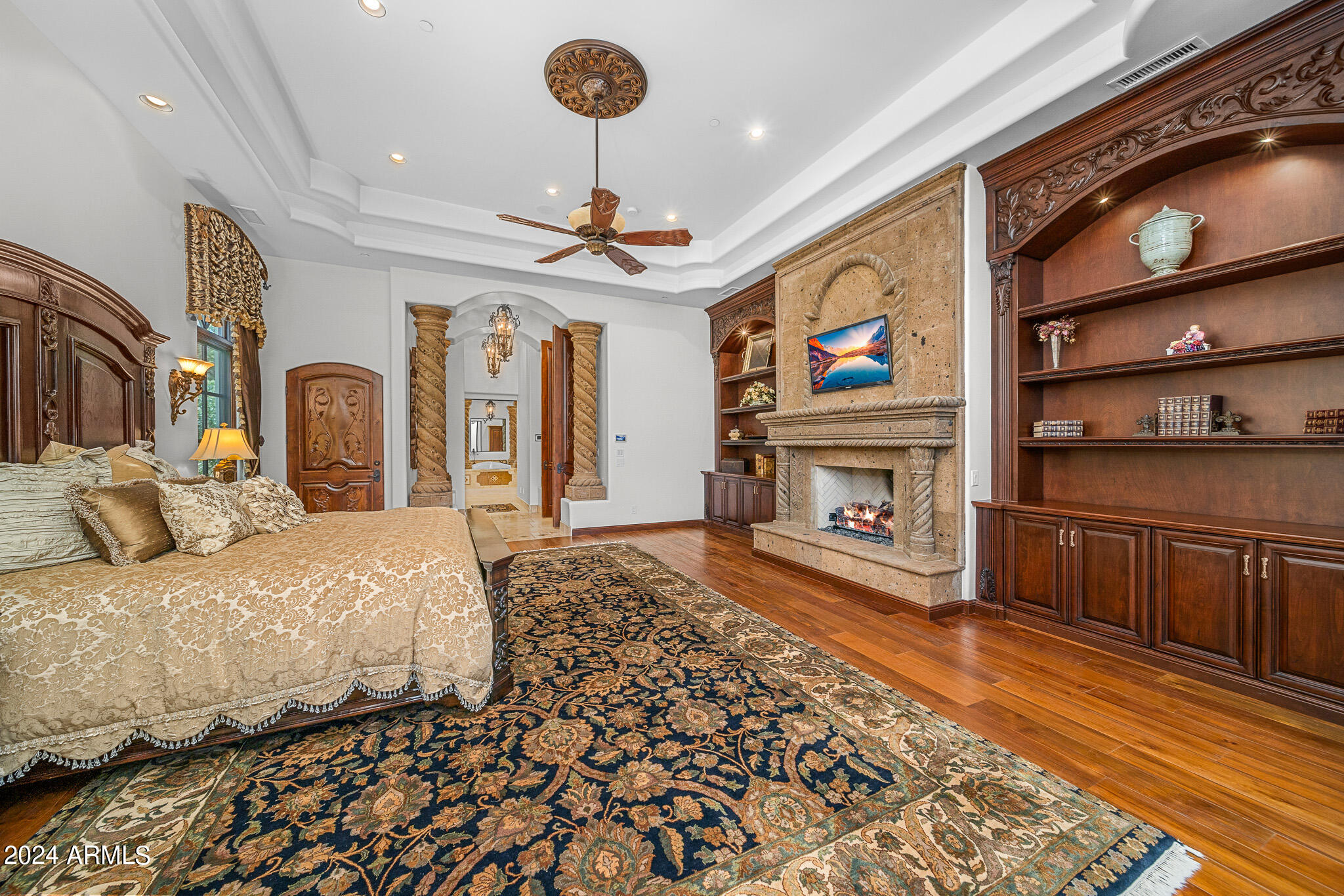 9705 E CHOLLA Street