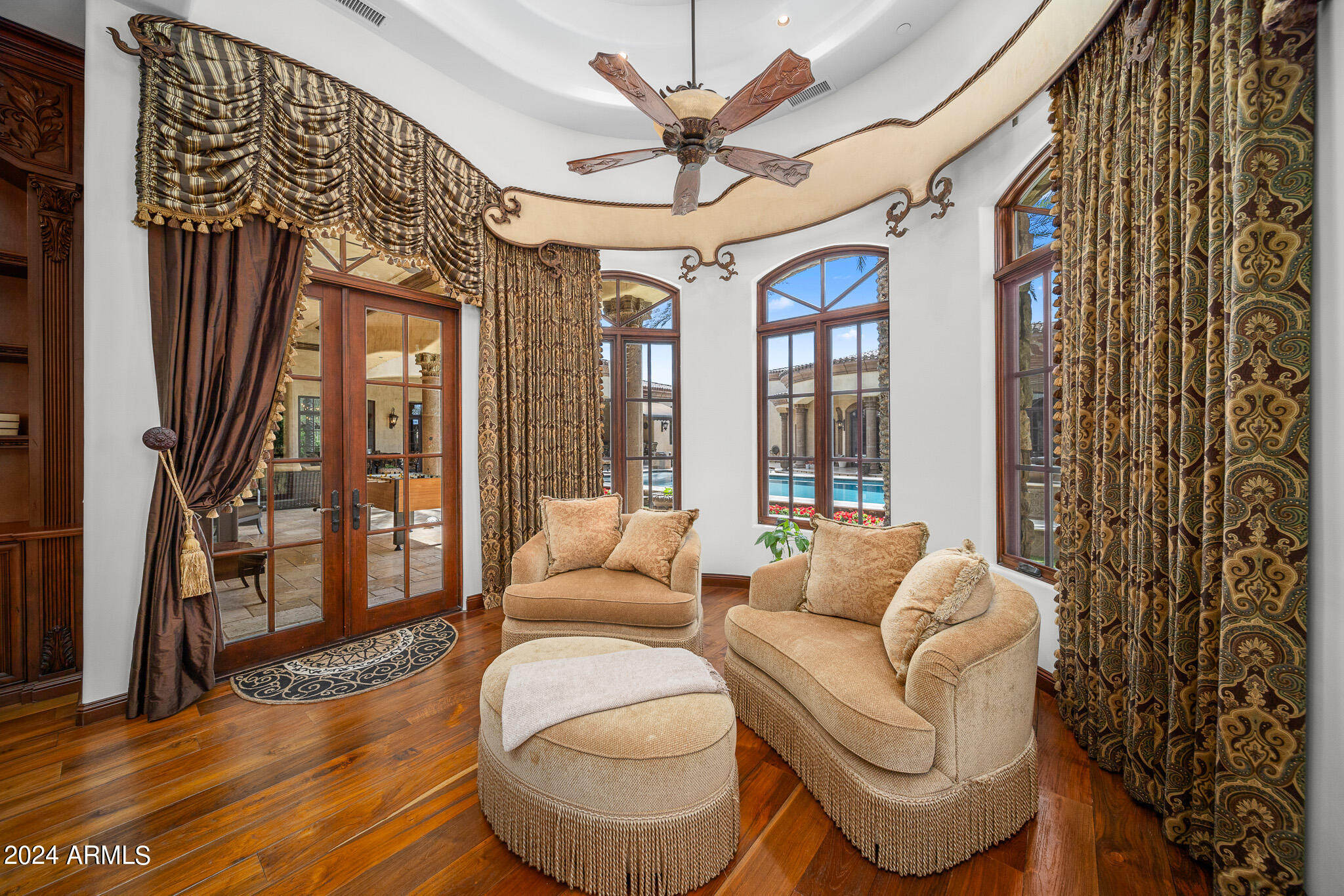 9705 E CHOLLA Street