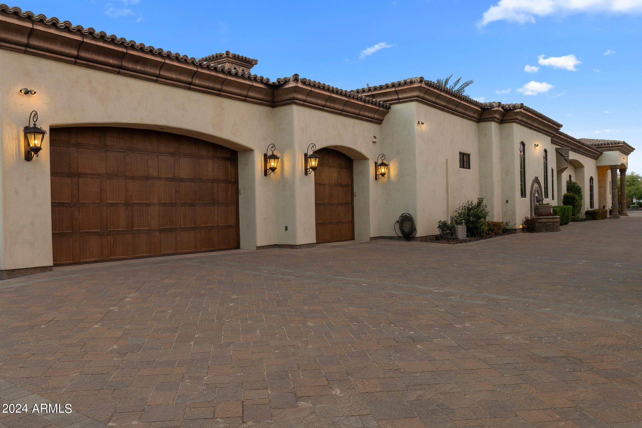 9705 E CHOLLA Street