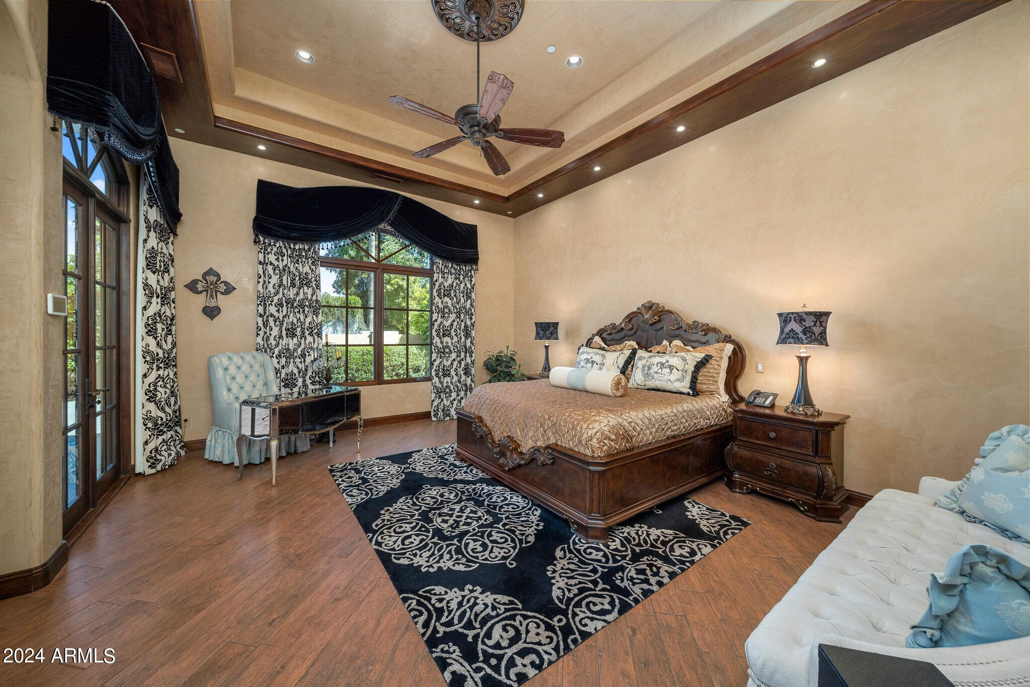 9705 E CHOLLA Street