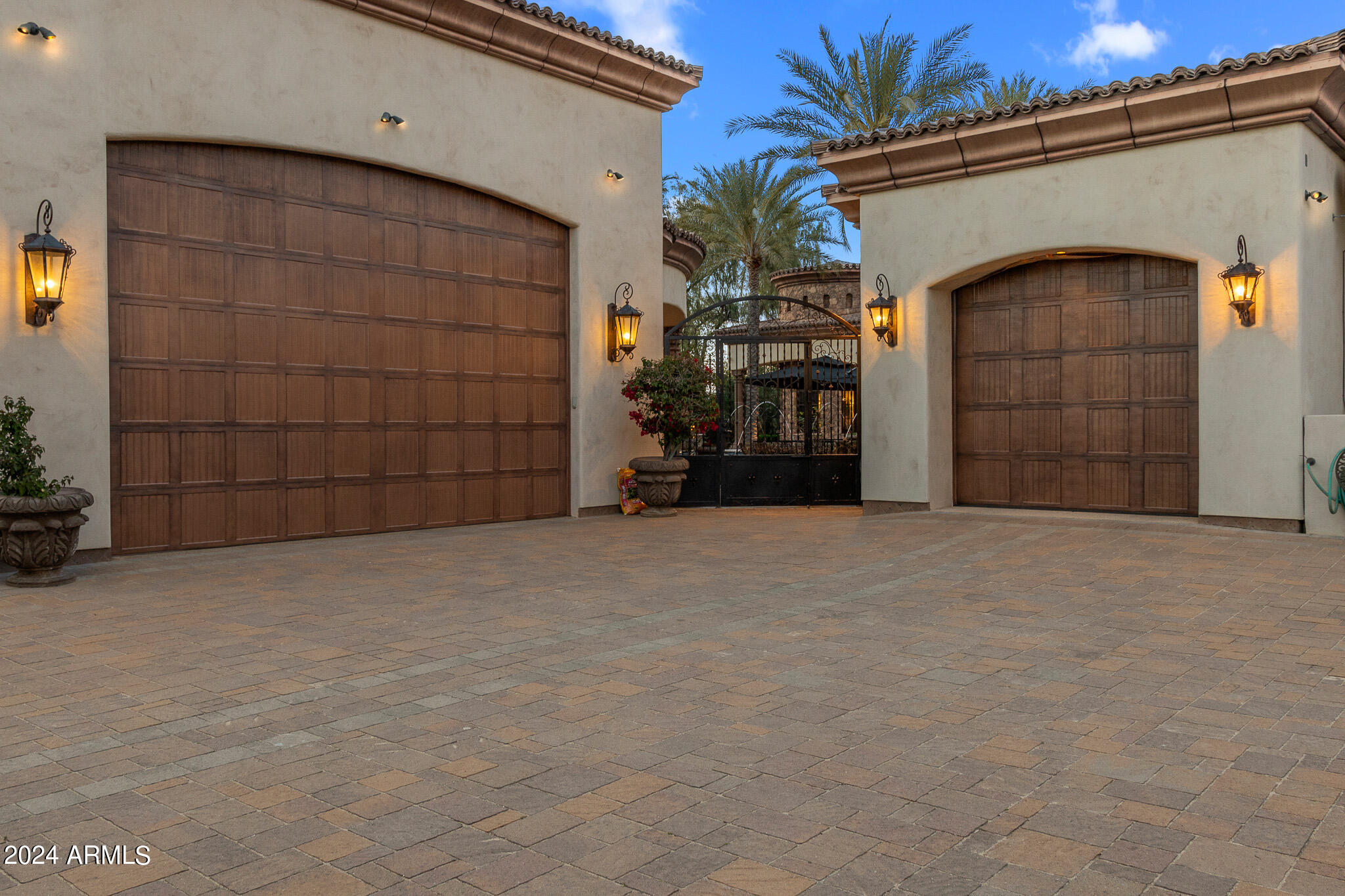 9705 E CHOLLA Street