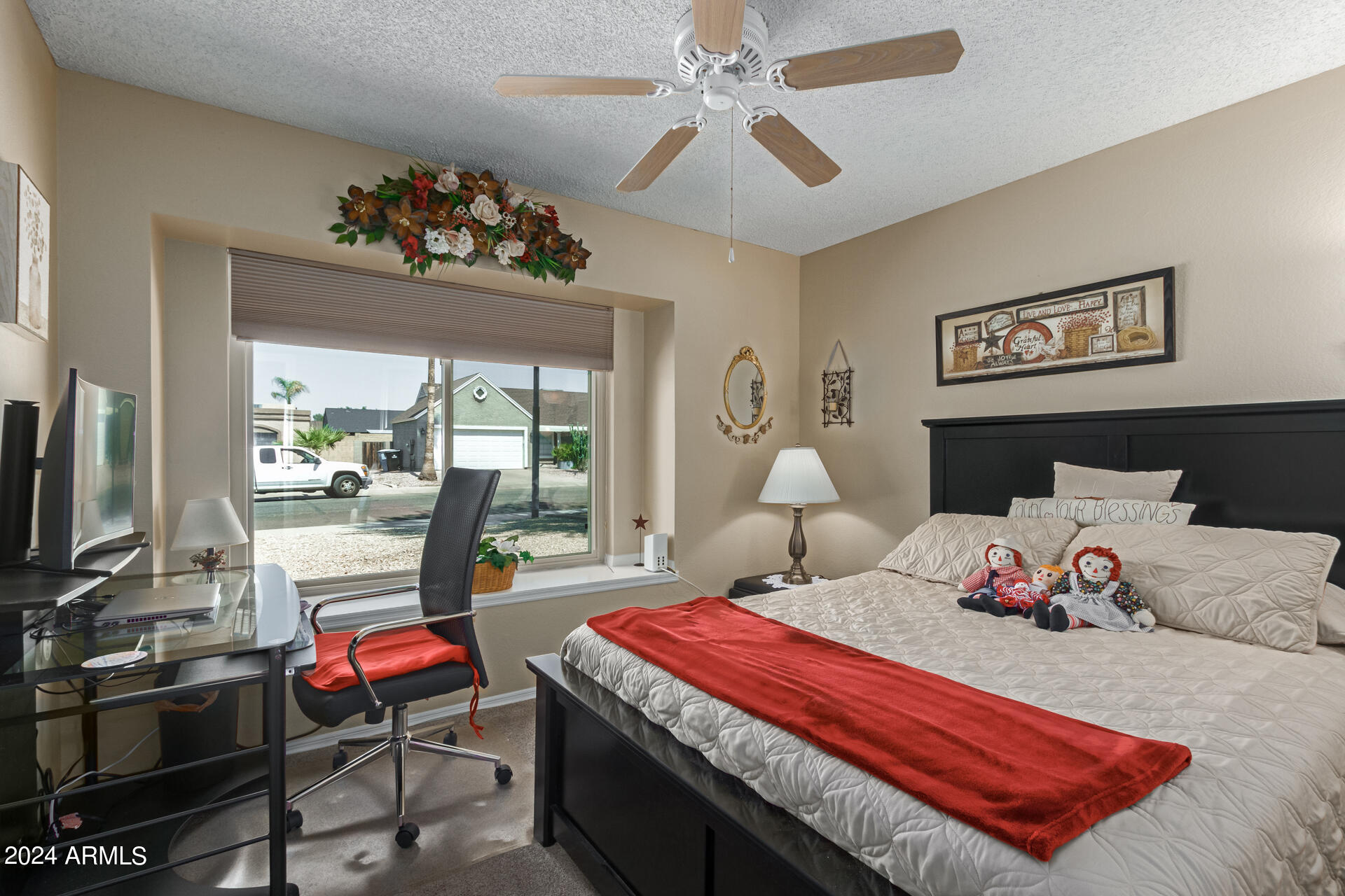 1213 E SEQUOIA Drive