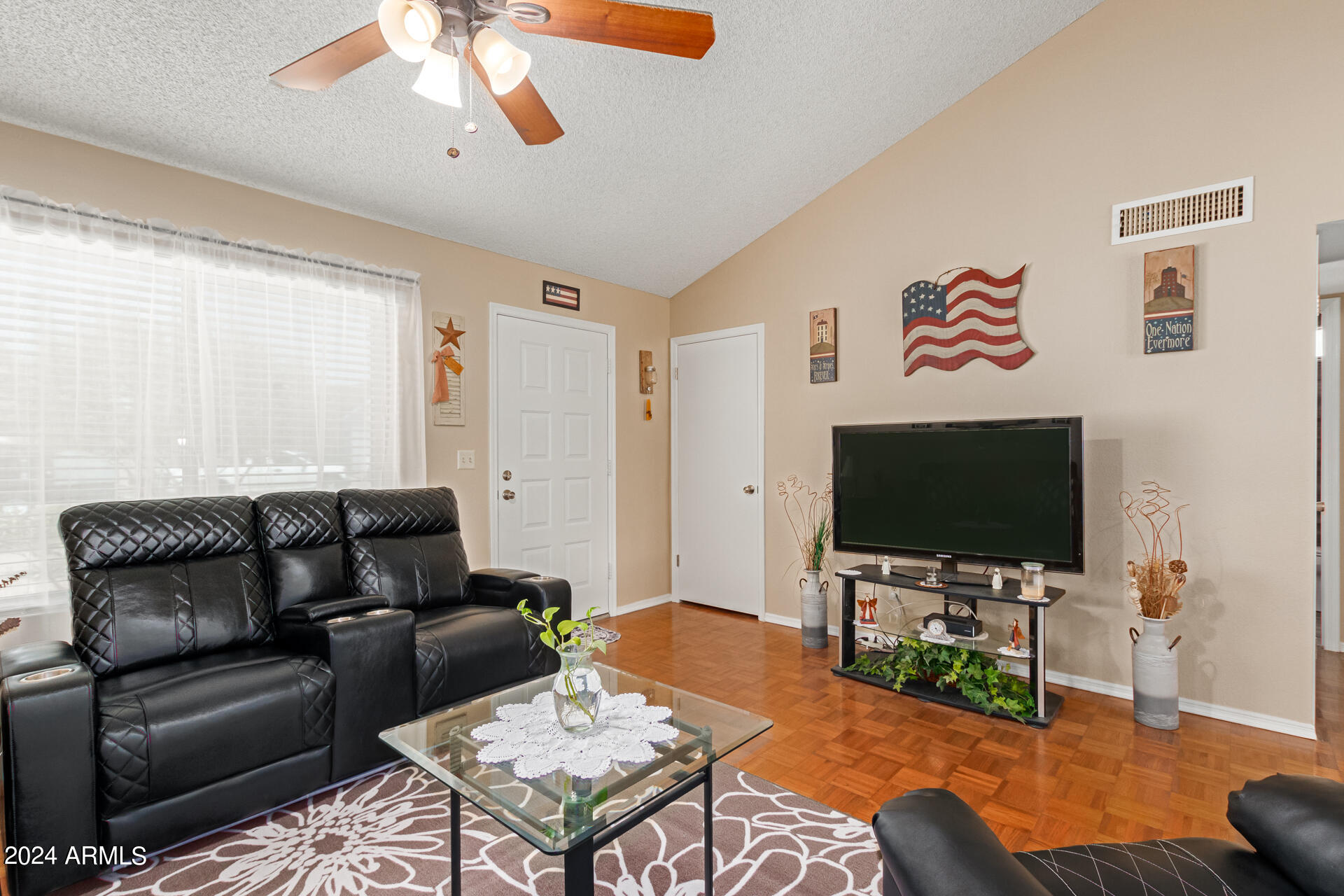 1213 E SEQUOIA Drive