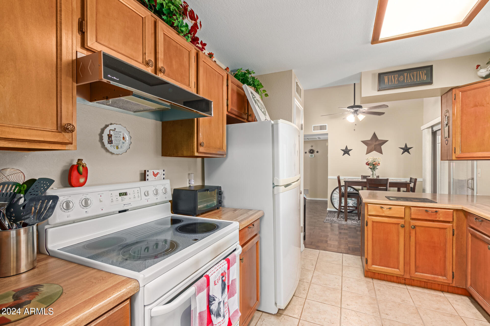 1213 E SEQUOIA Drive