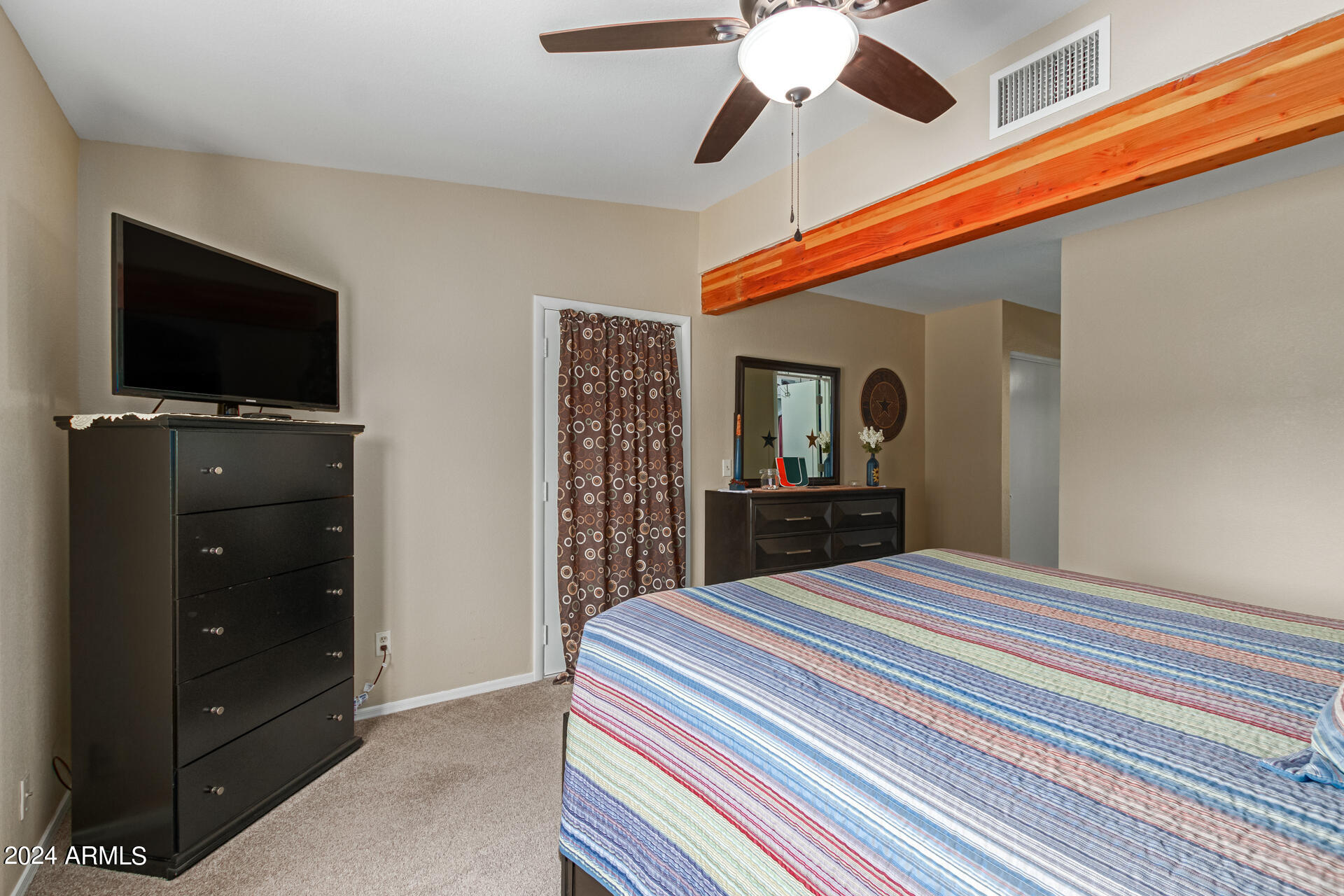 1213 E SEQUOIA Drive