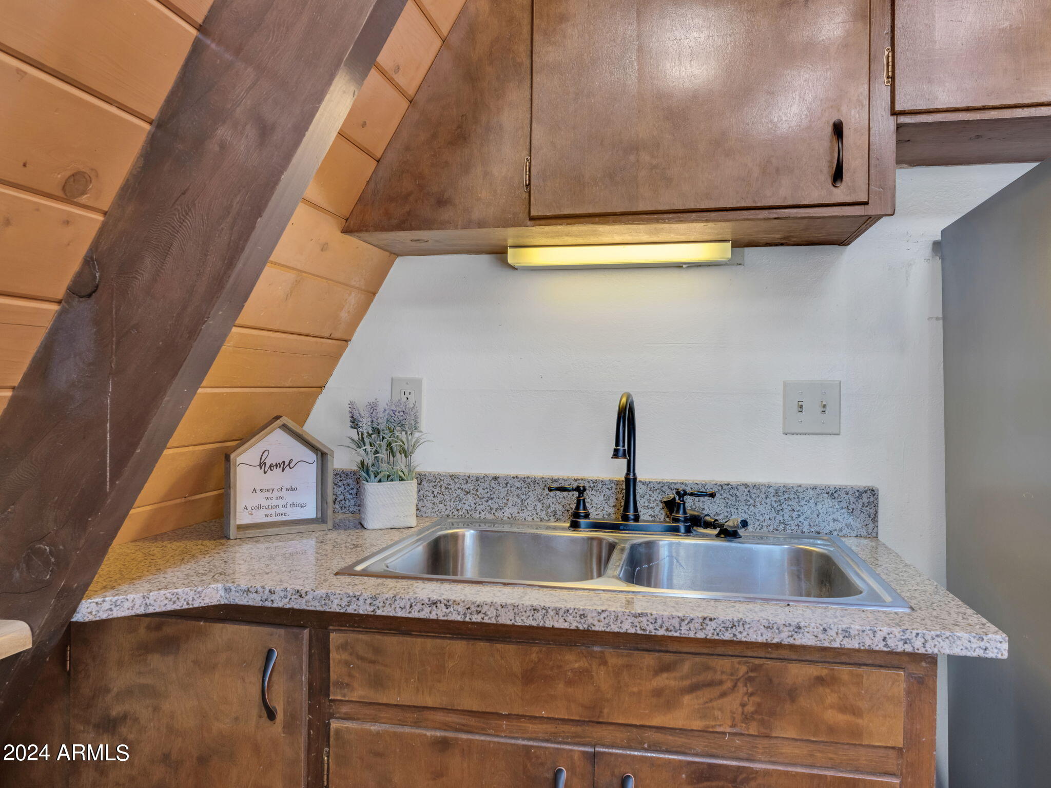 575 E Turkey Trail