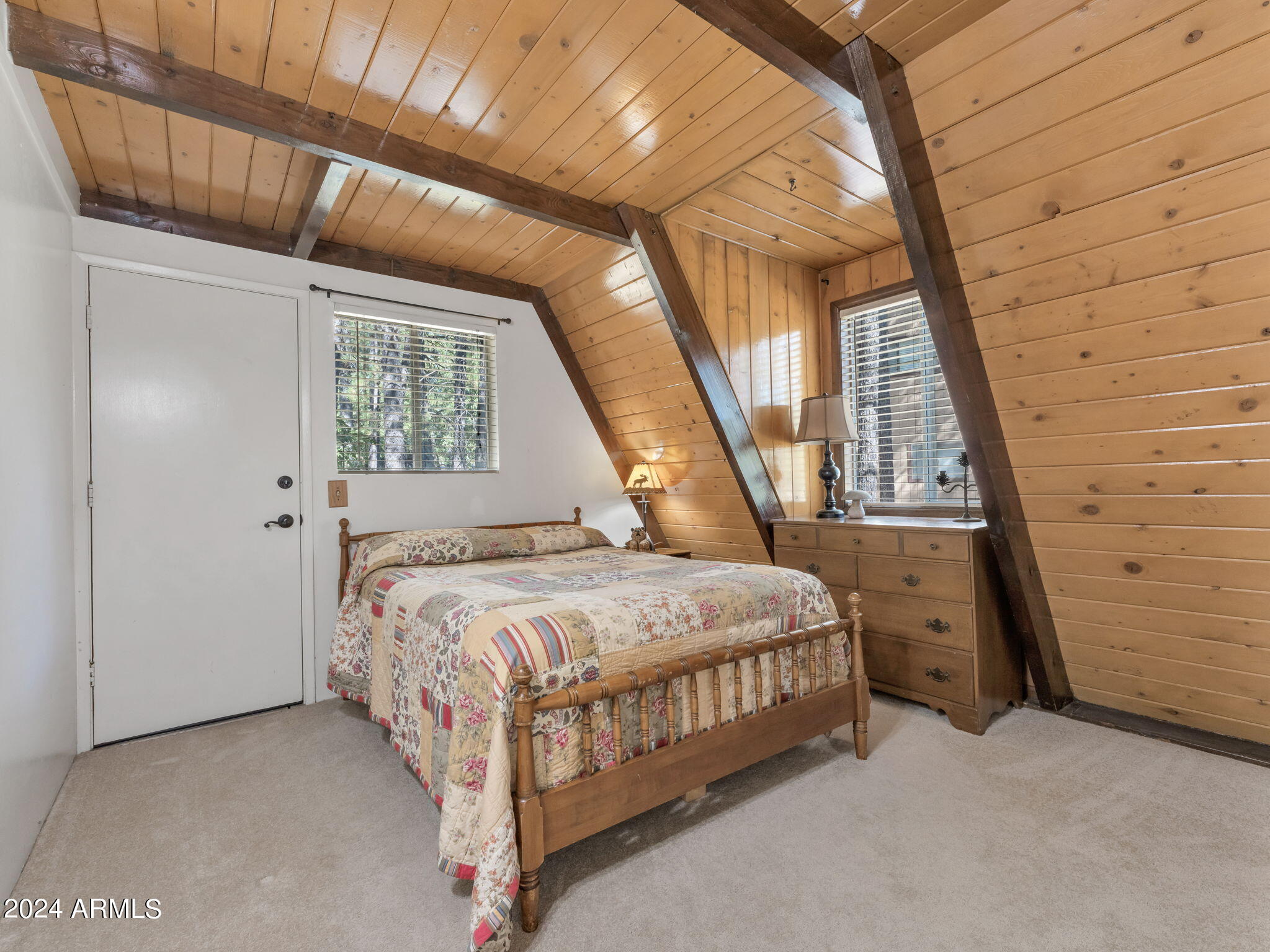 575 E Turkey Trail