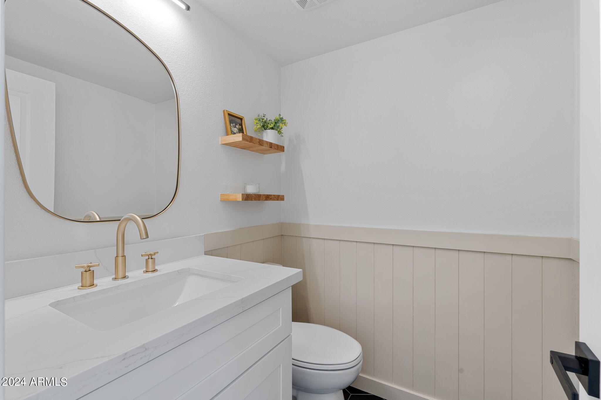 1000 E MARIGOLD Lane