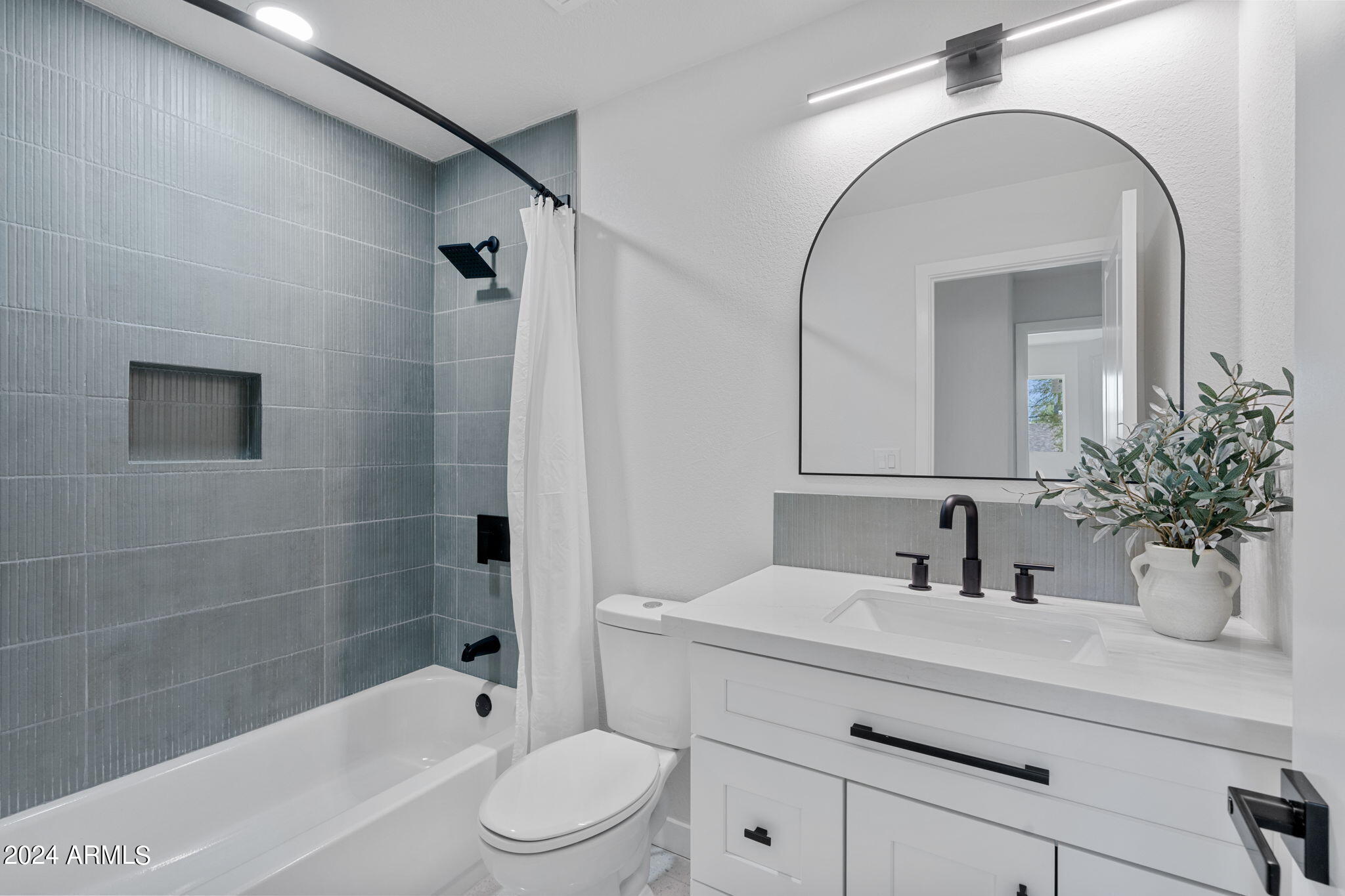 1000 E MARIGOLD Lane