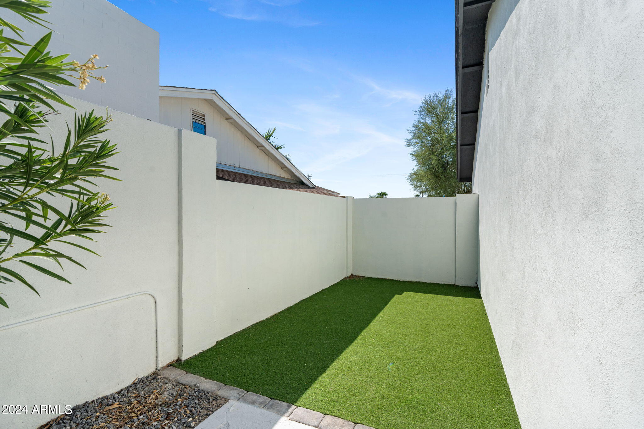 1000 E MARIGOLD Lane