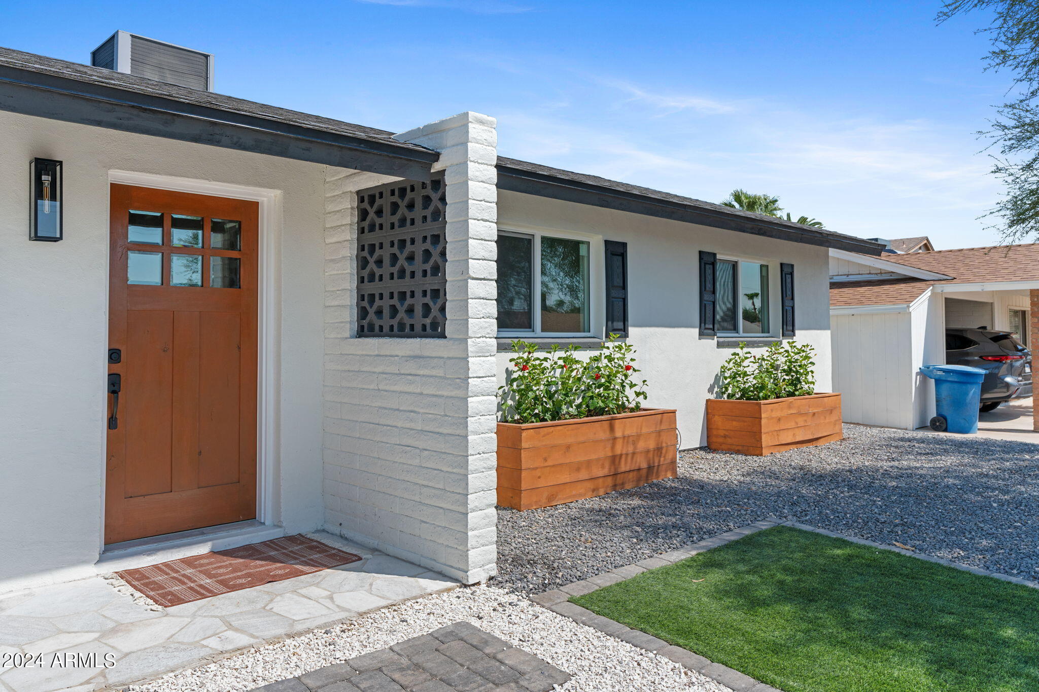 1000 E MARIGOLD Lane