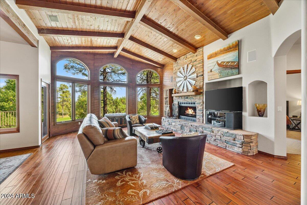 745 CROSSCREEK Drive