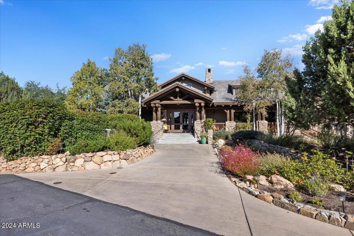 745 CROSSCREEK Drive