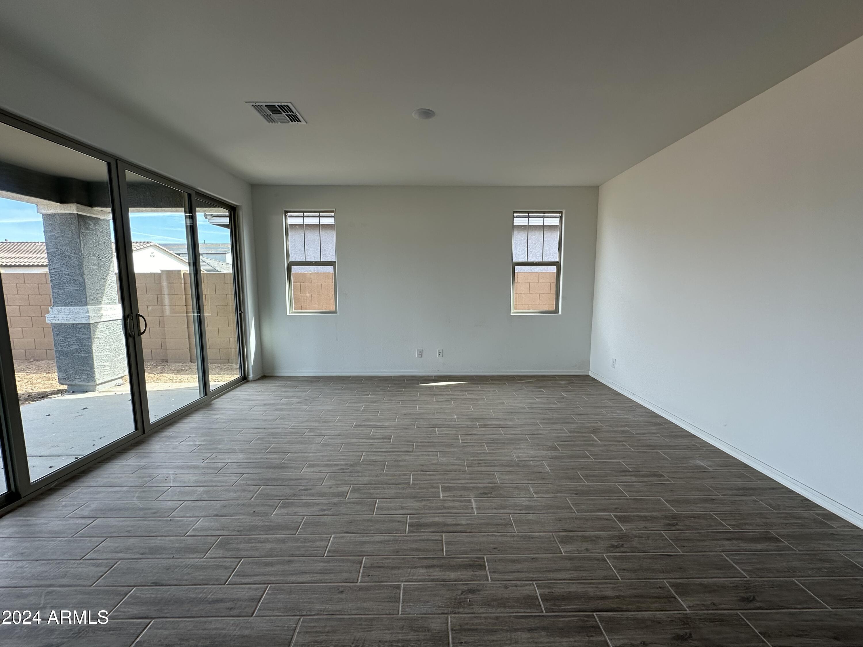22872 E ROUNDUP Way