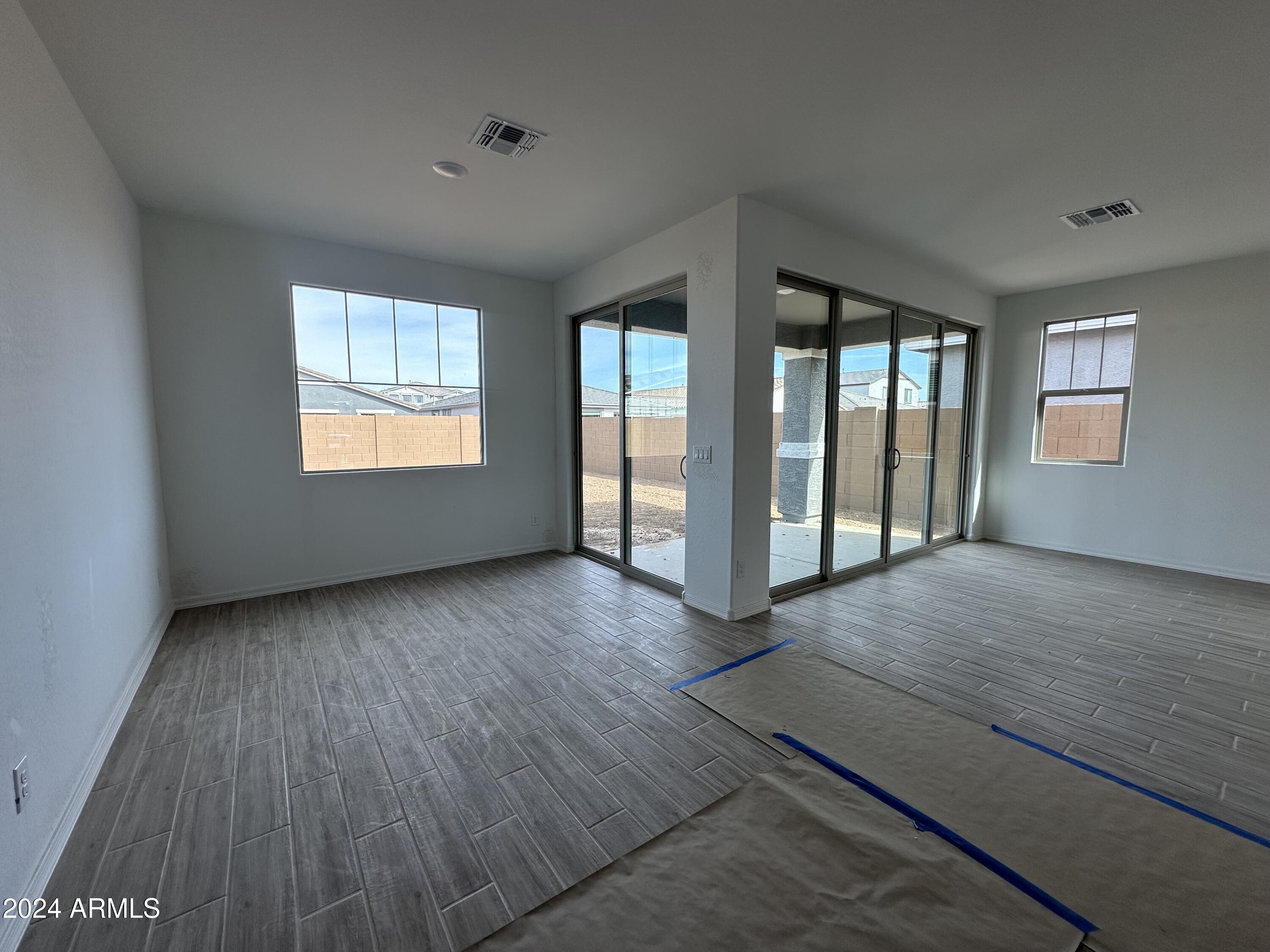22872 E ROUNDUP Way